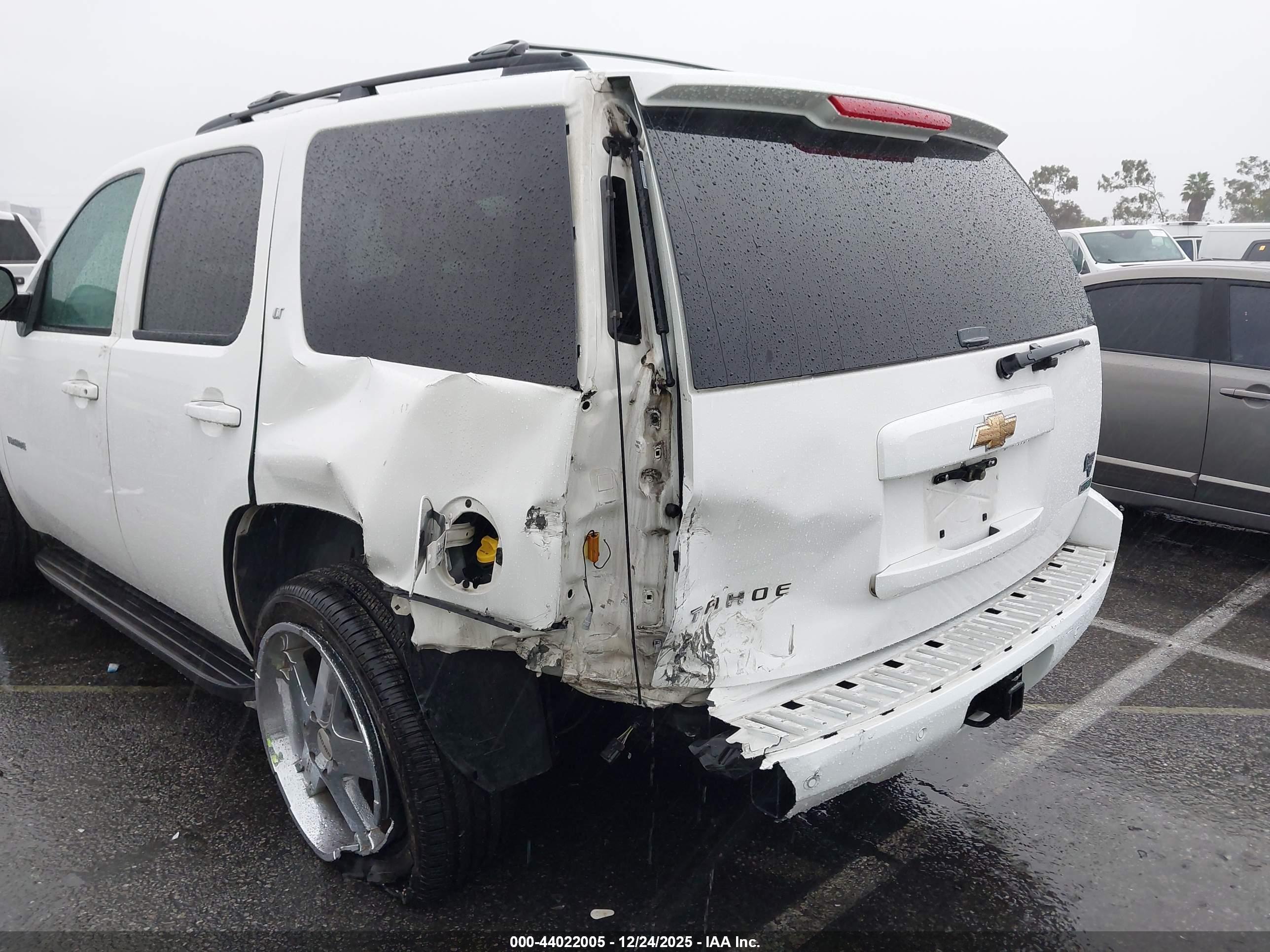 CHEVROLET TAHOE image 6