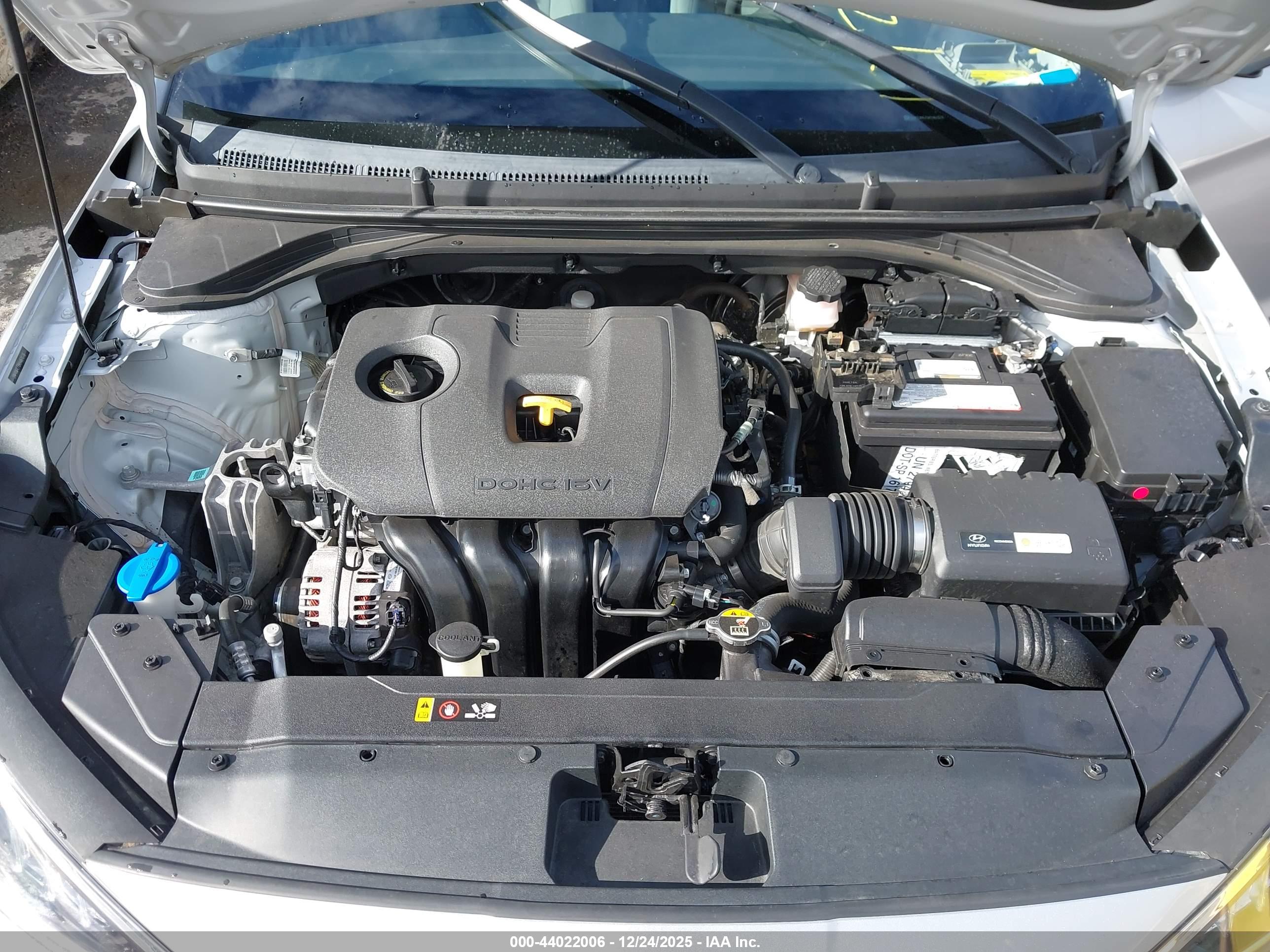 HYUNDAI ELANTRA image 10