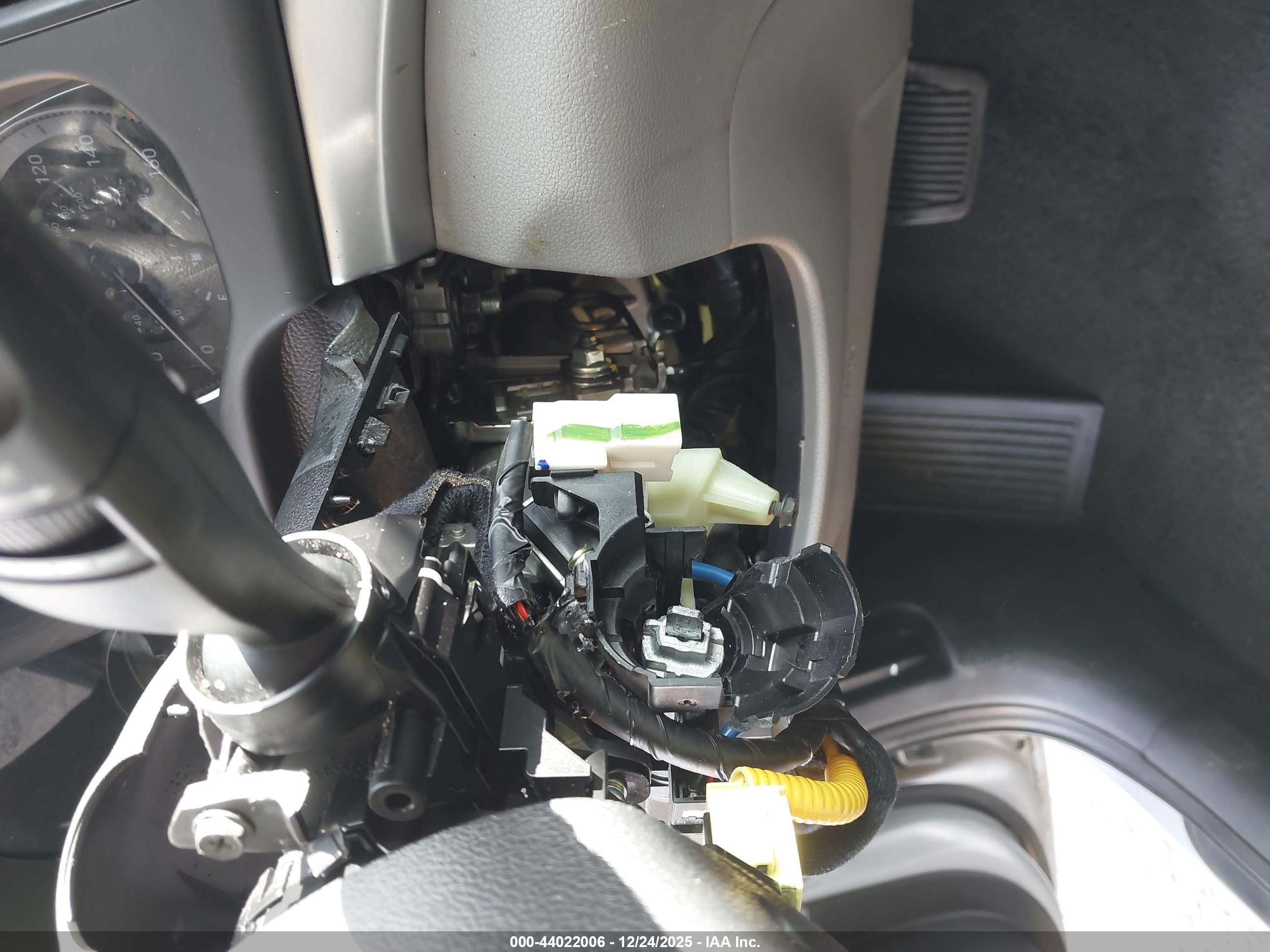 HYUNDAI ELANTRA image 6