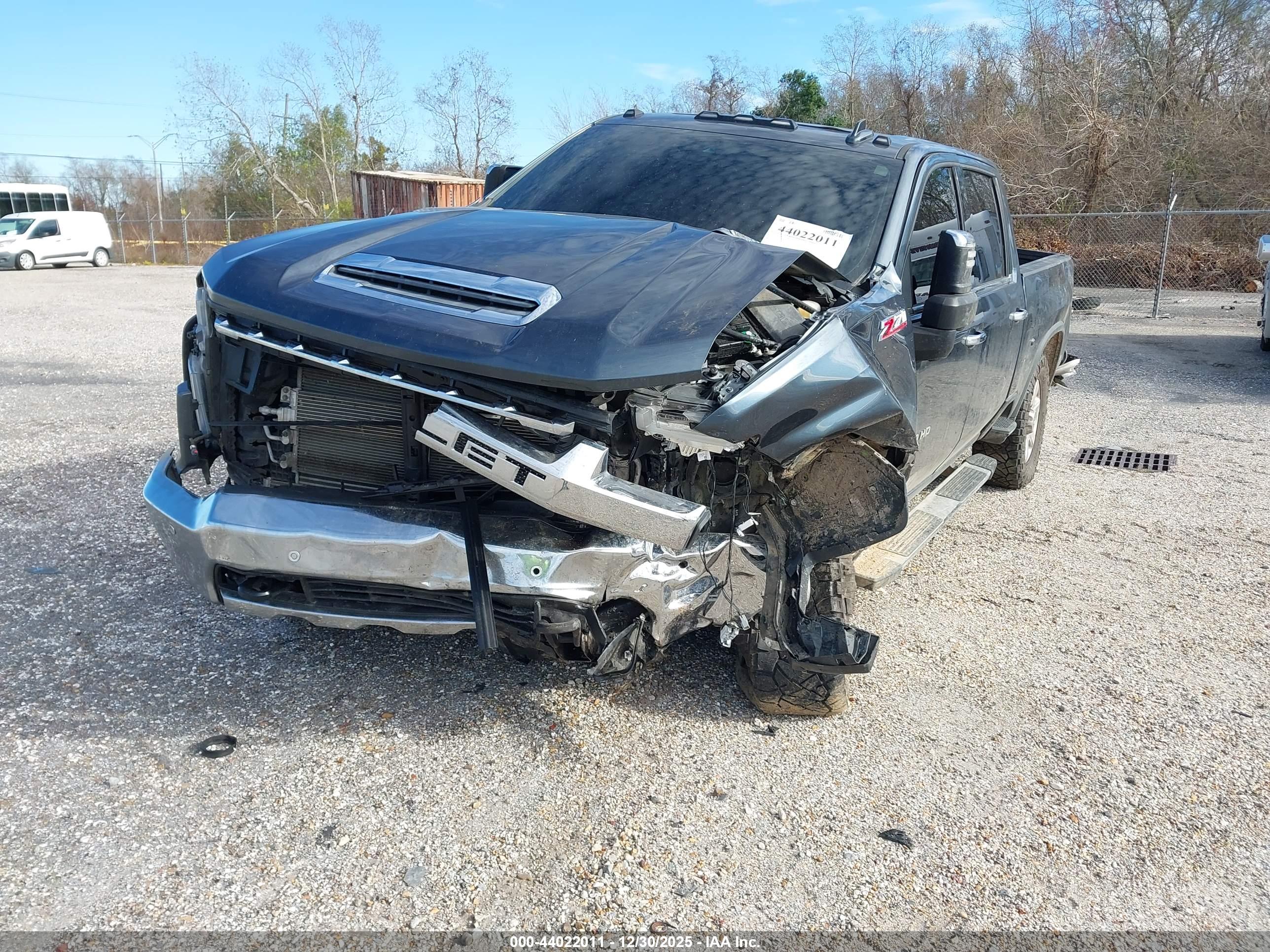 CHEVROLET SILVERADO image 2