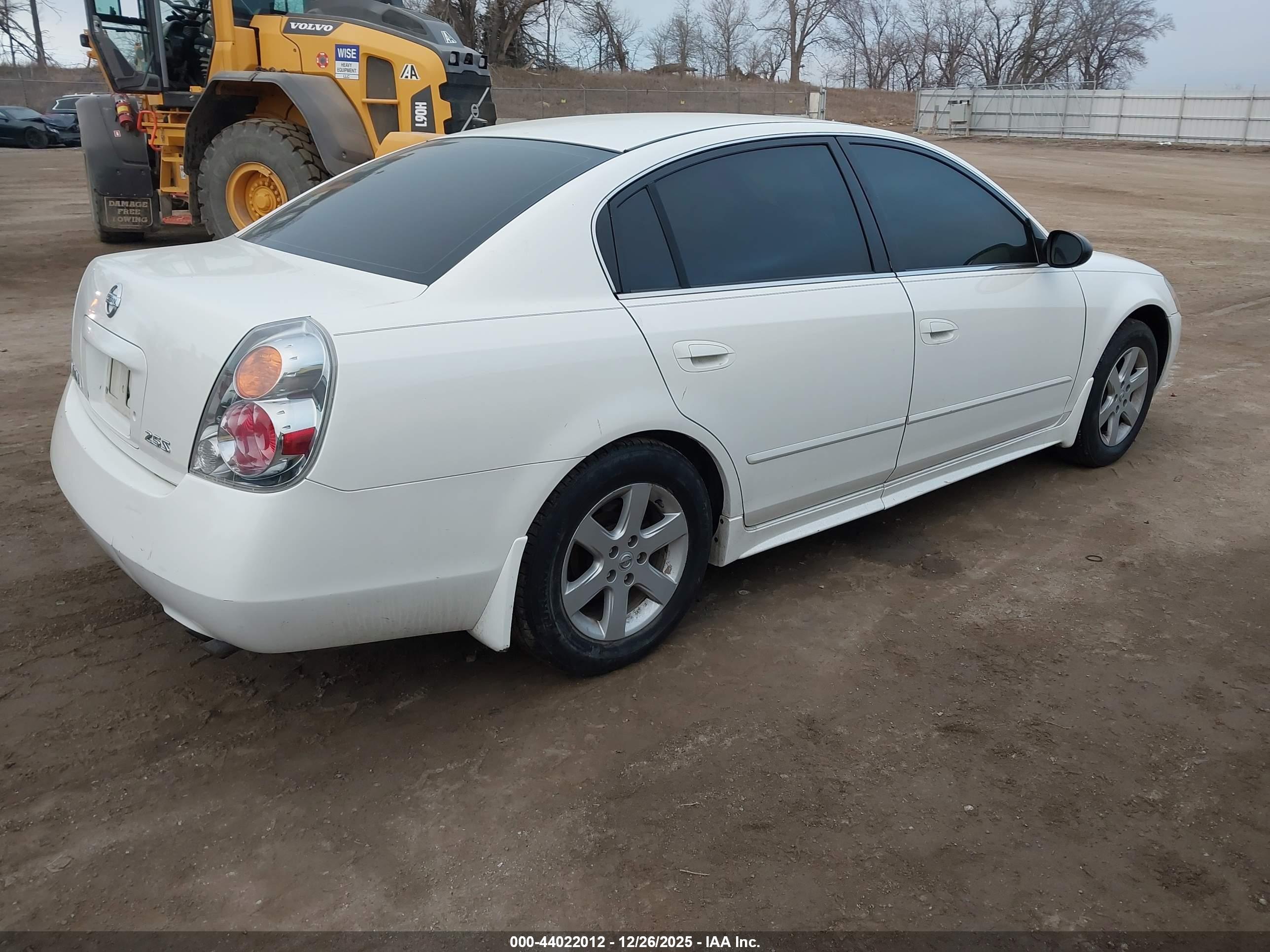 NISSAN ALTIMA image 4