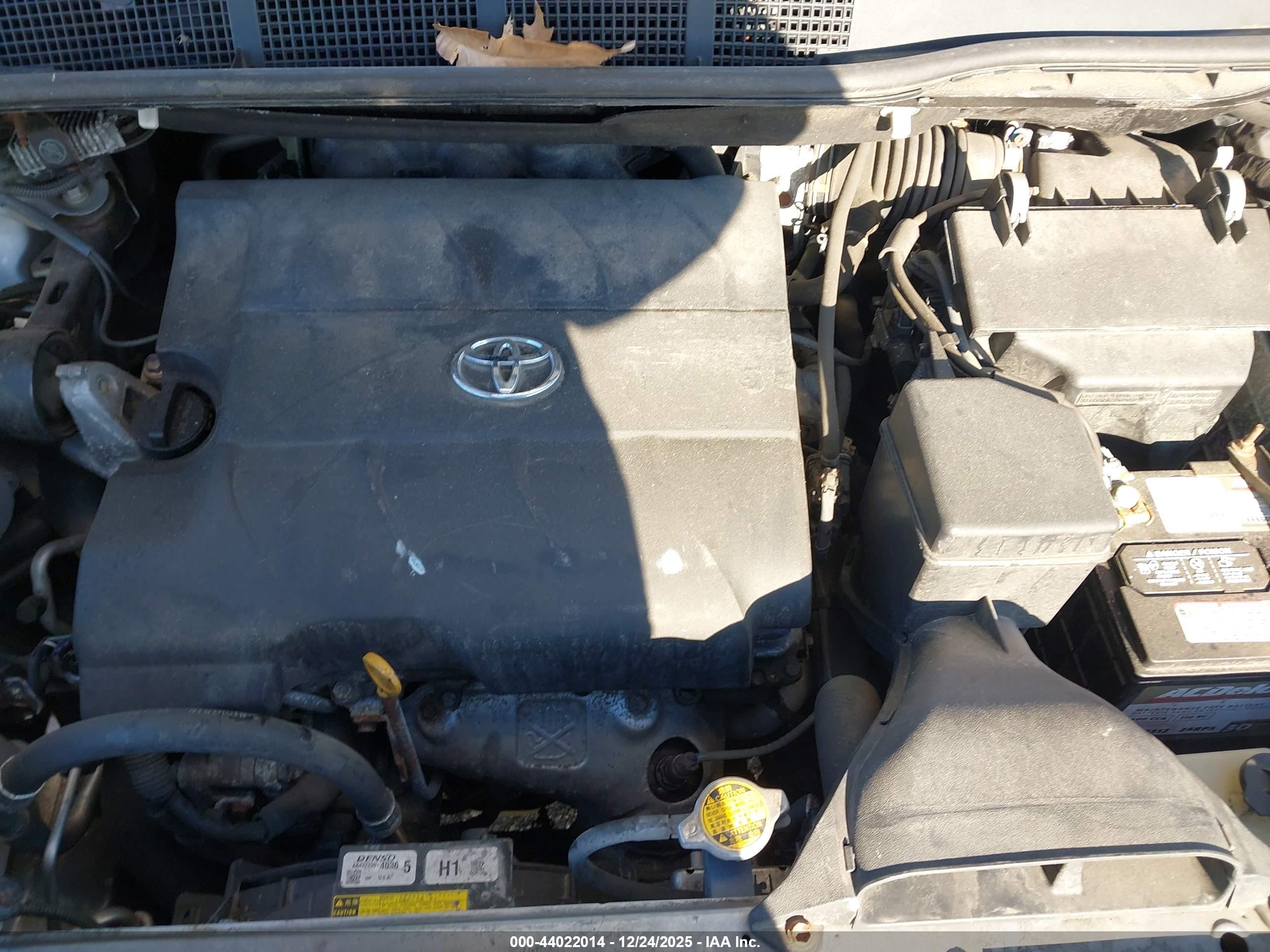 TOYOTA SIENNA image 10
