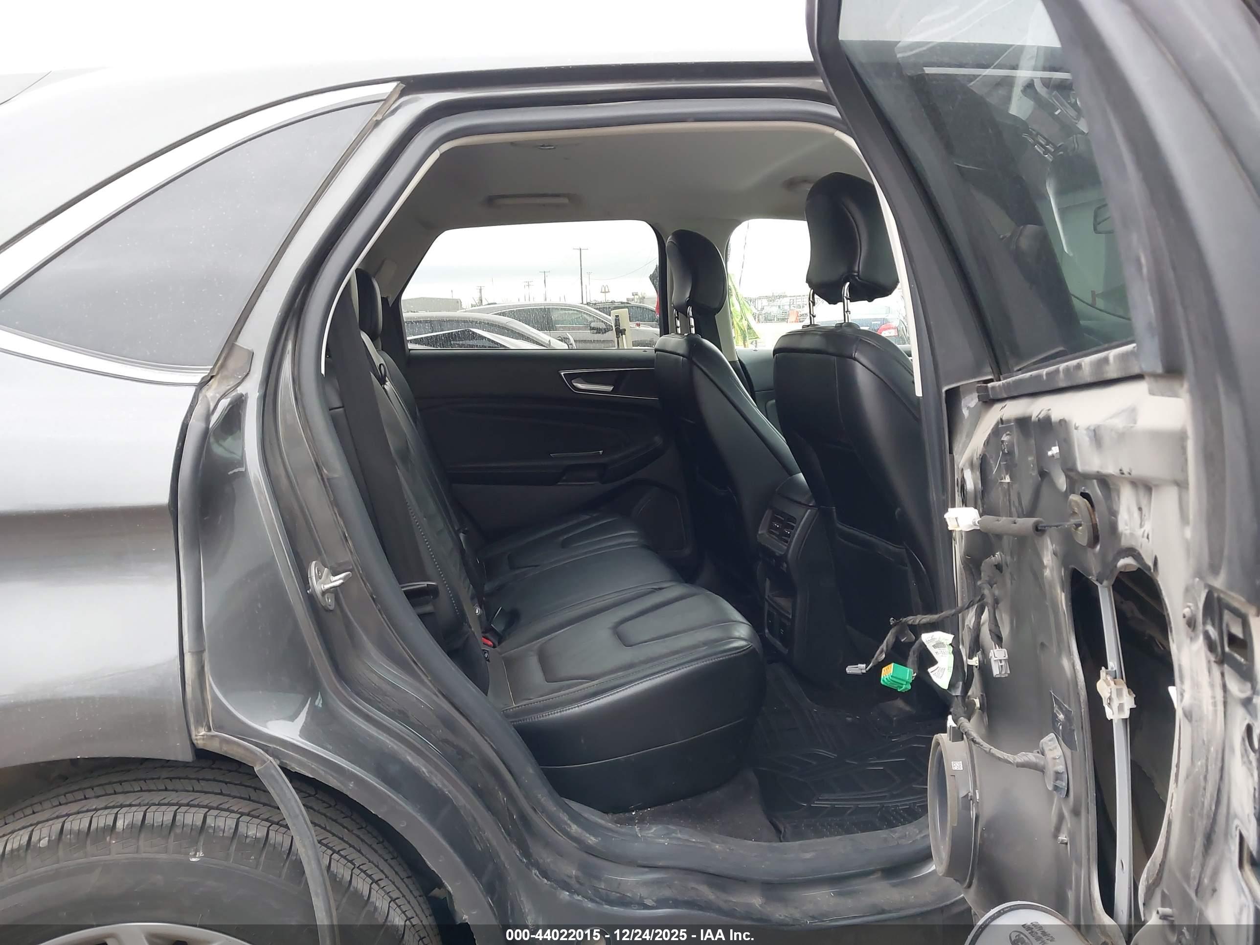 FORD EDGE image 8