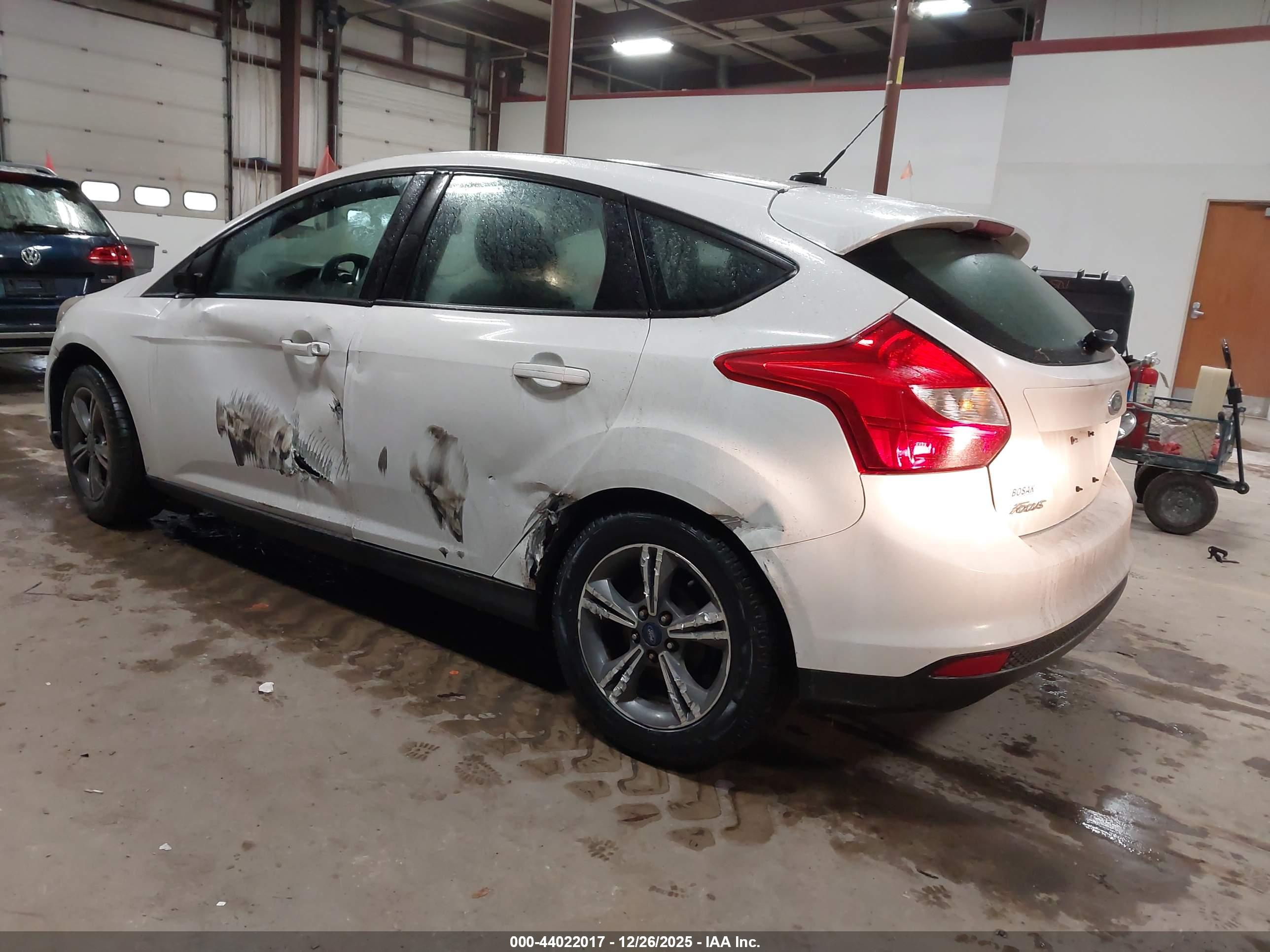 FORD FOCUS image 3