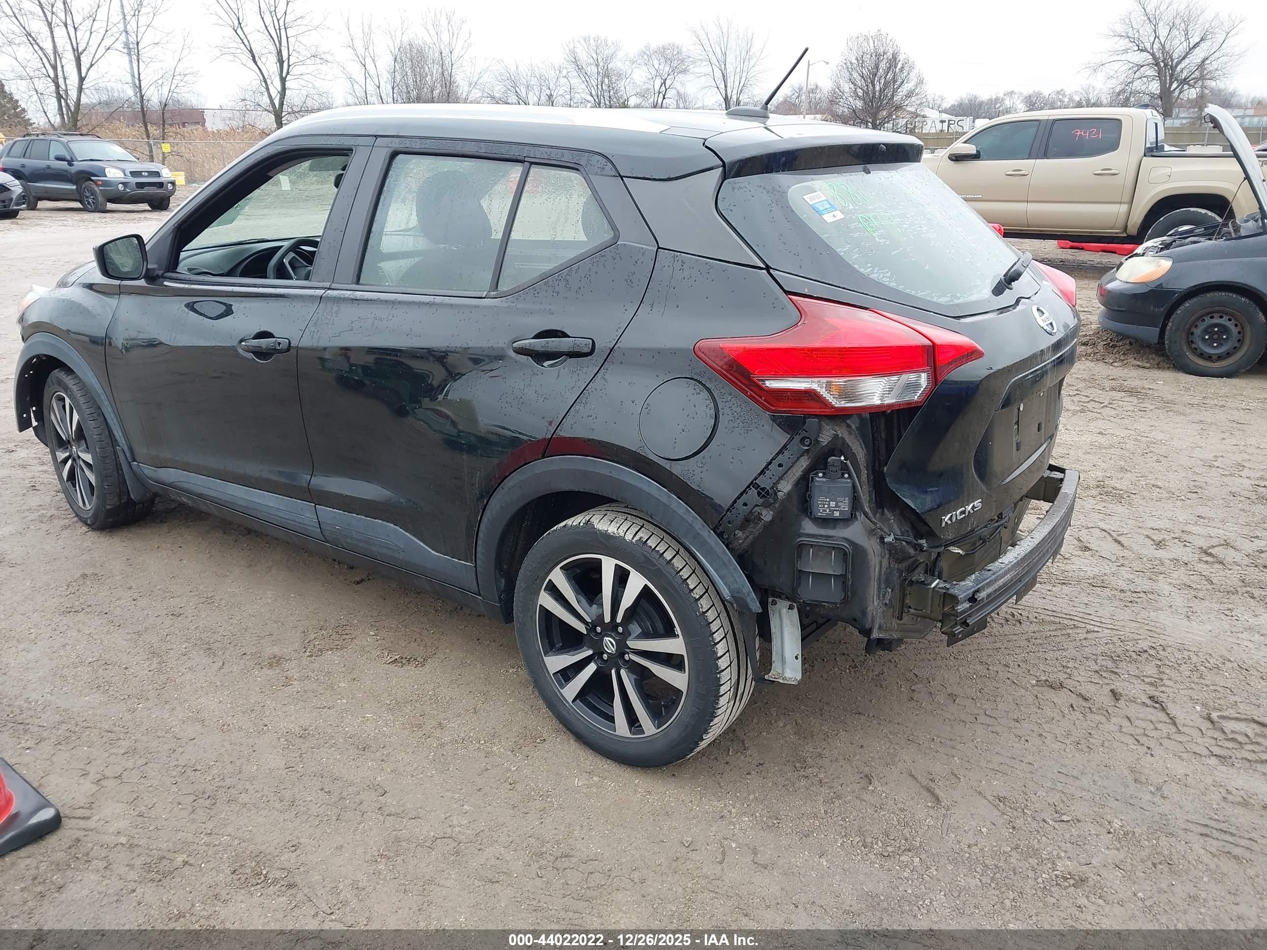 NISSAN KICKS image 3