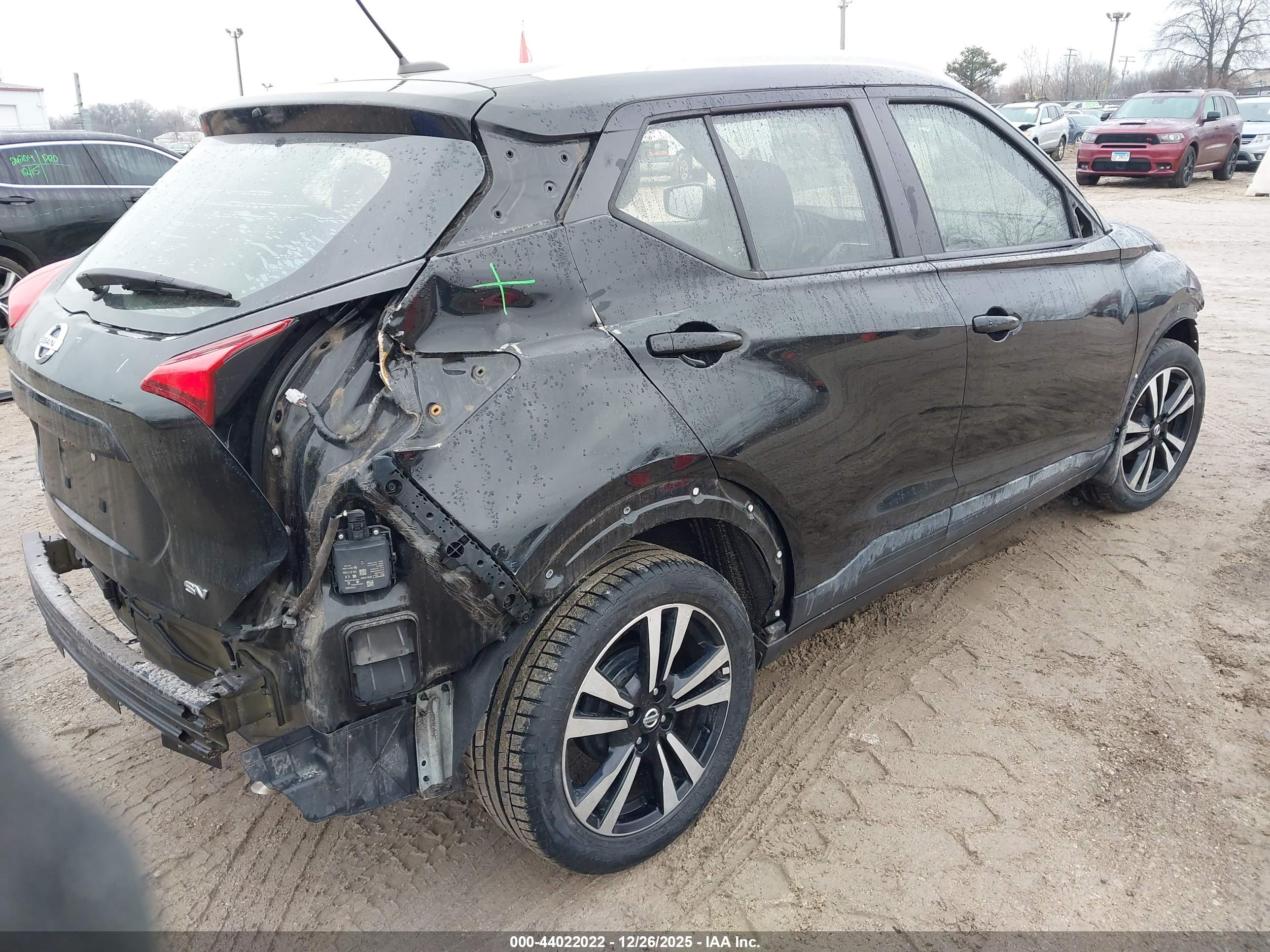 NISSAN KICKS image 4