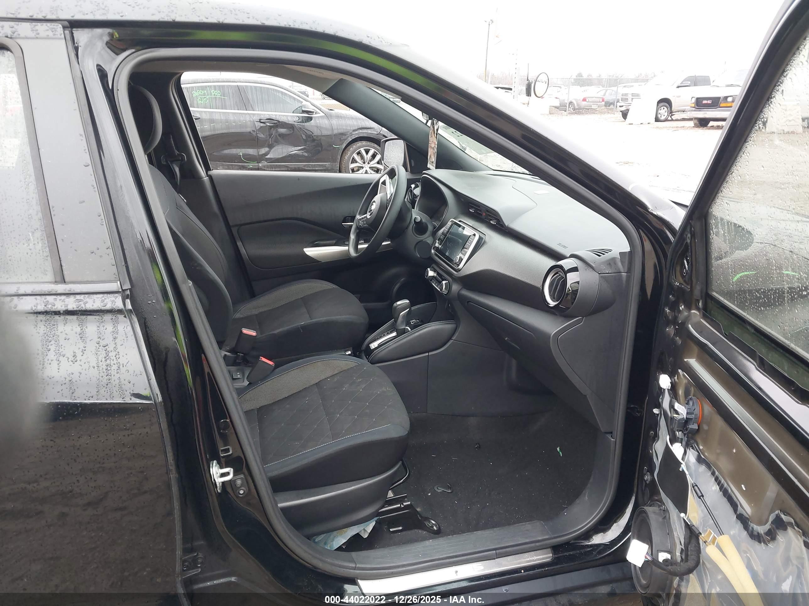 NISSAN KICKS image 5