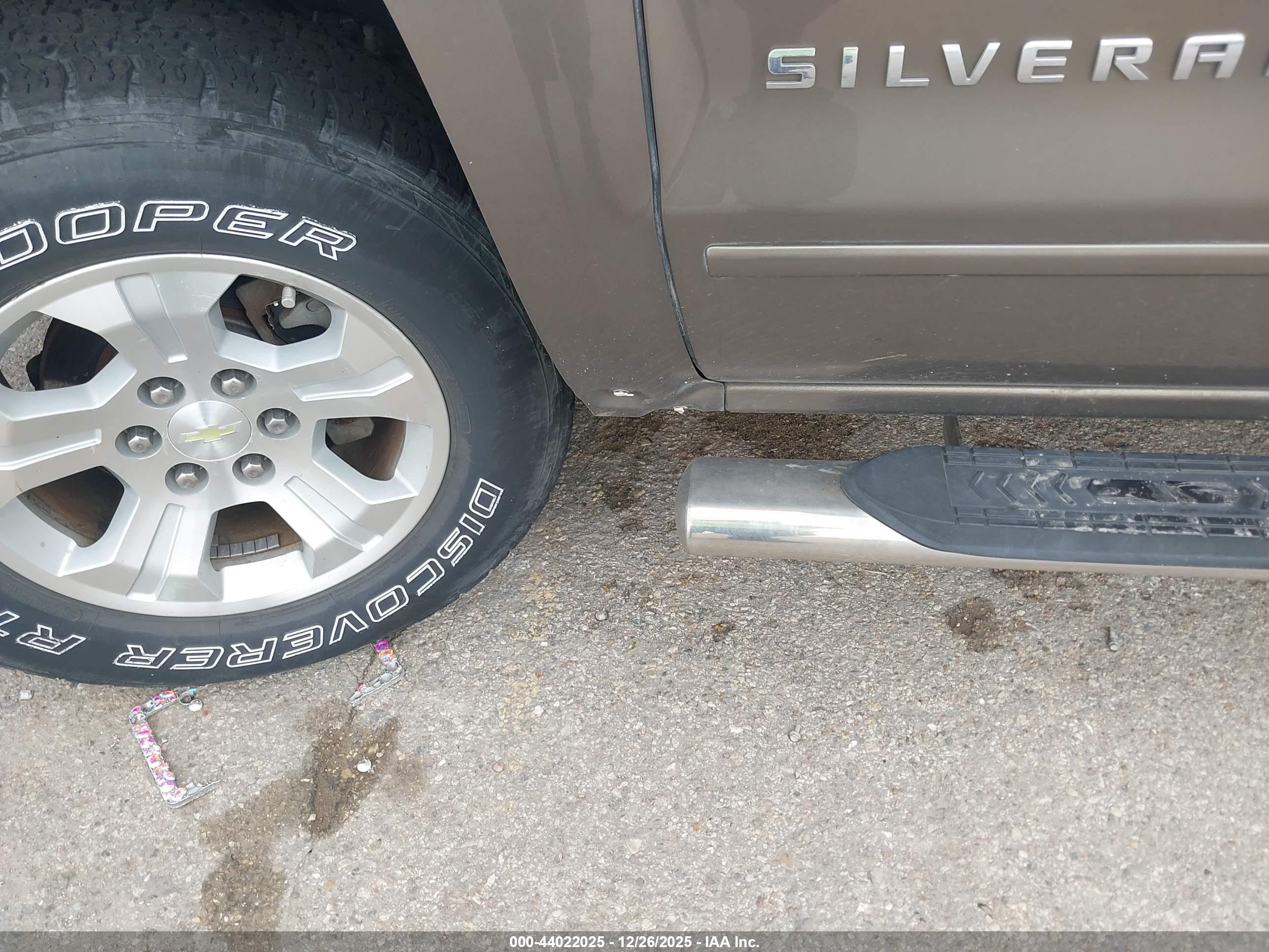 CHEVROLET SILVERADO image 6