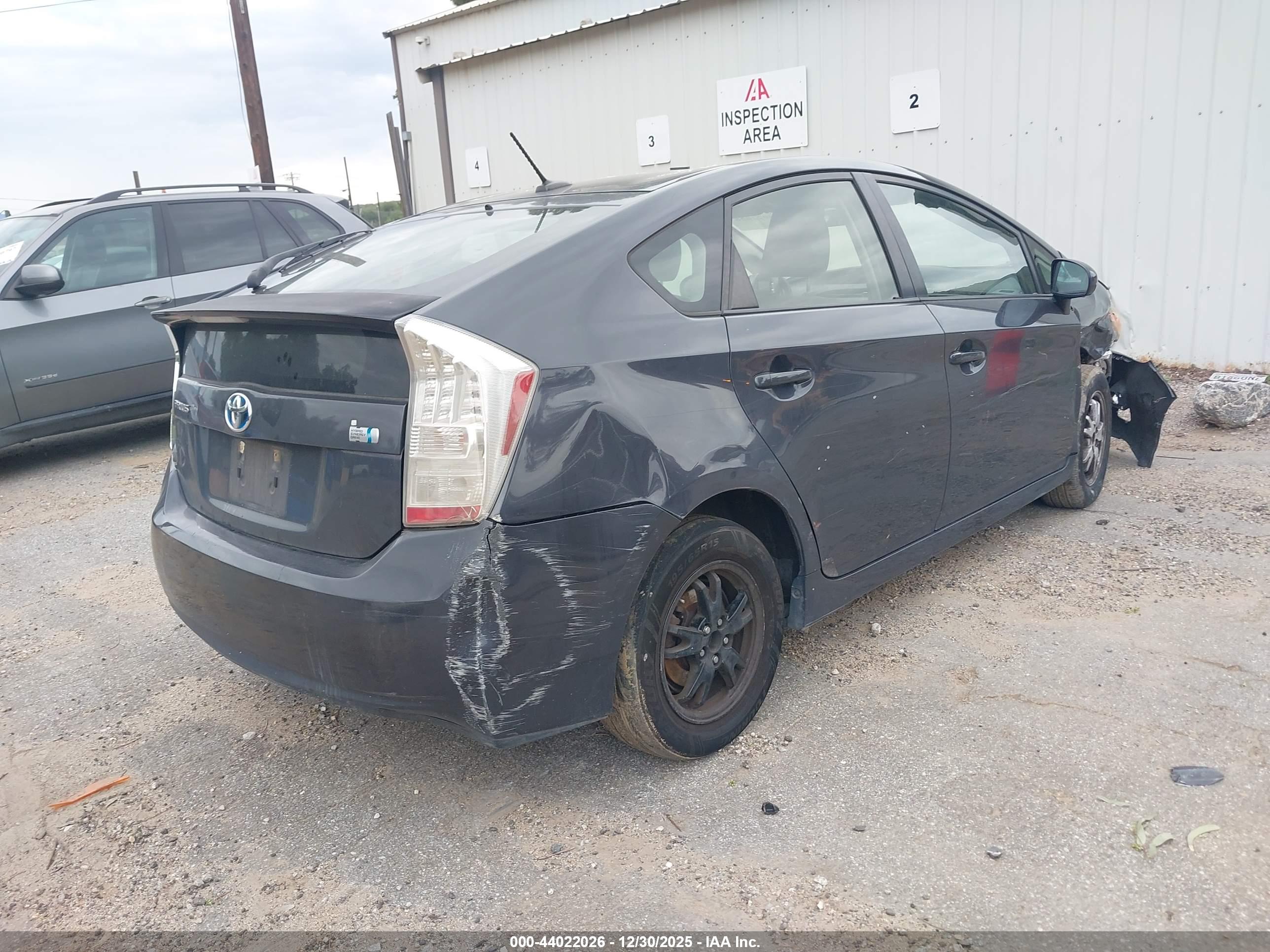 TOYOTA PRIUS image 4