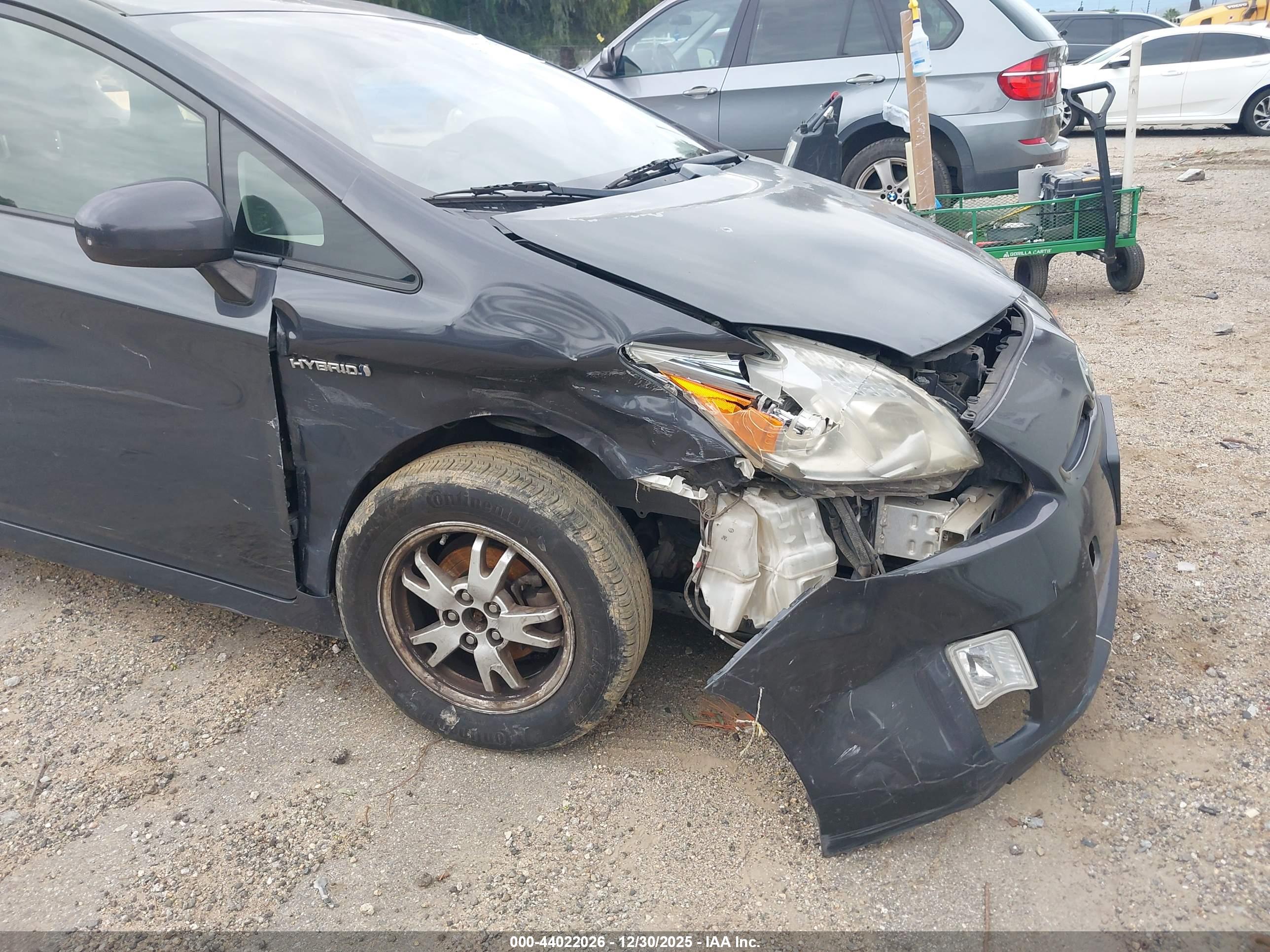 TOYOTA PRIUS image 6