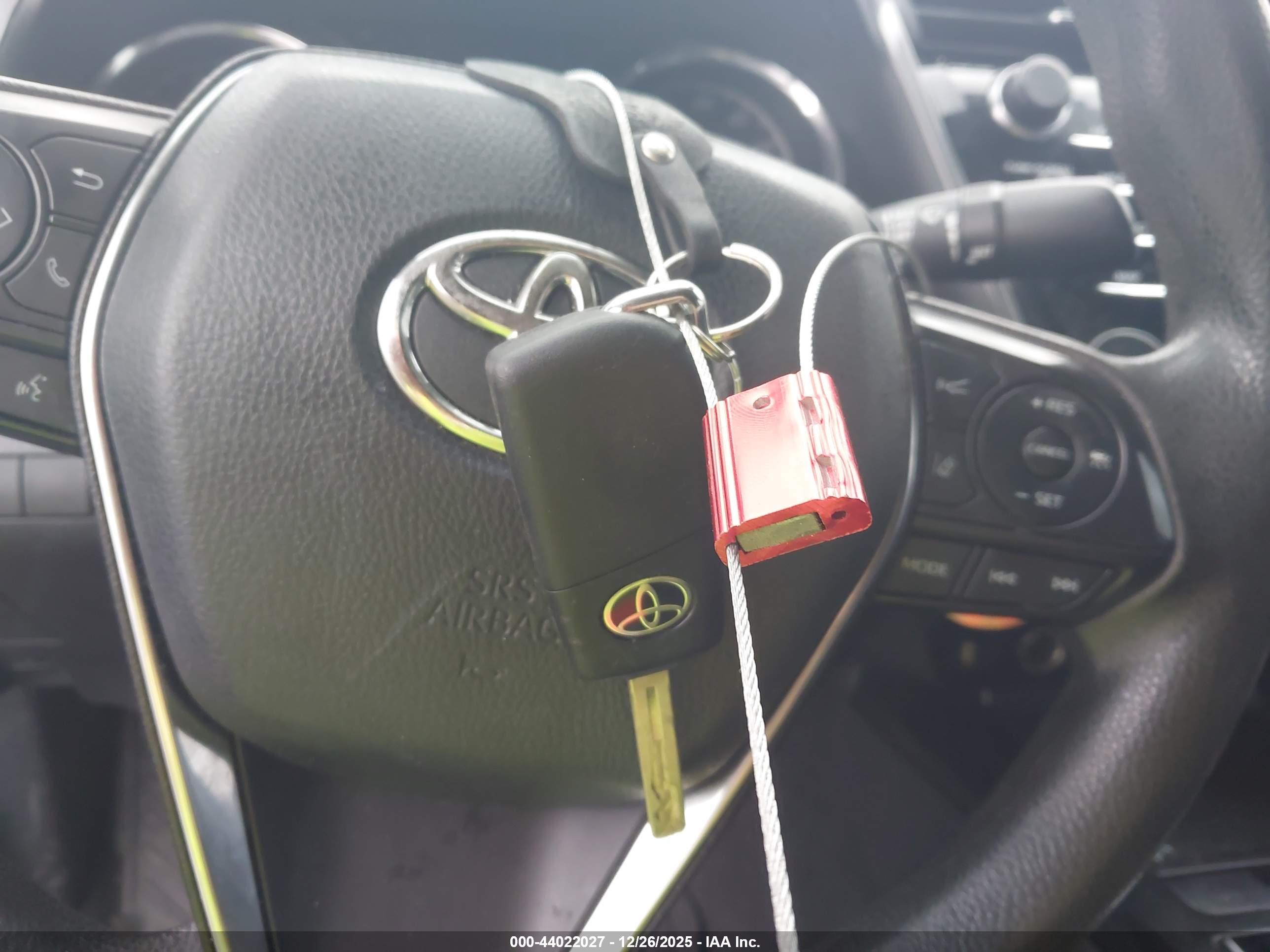 TOYOTA CAMRY image 11