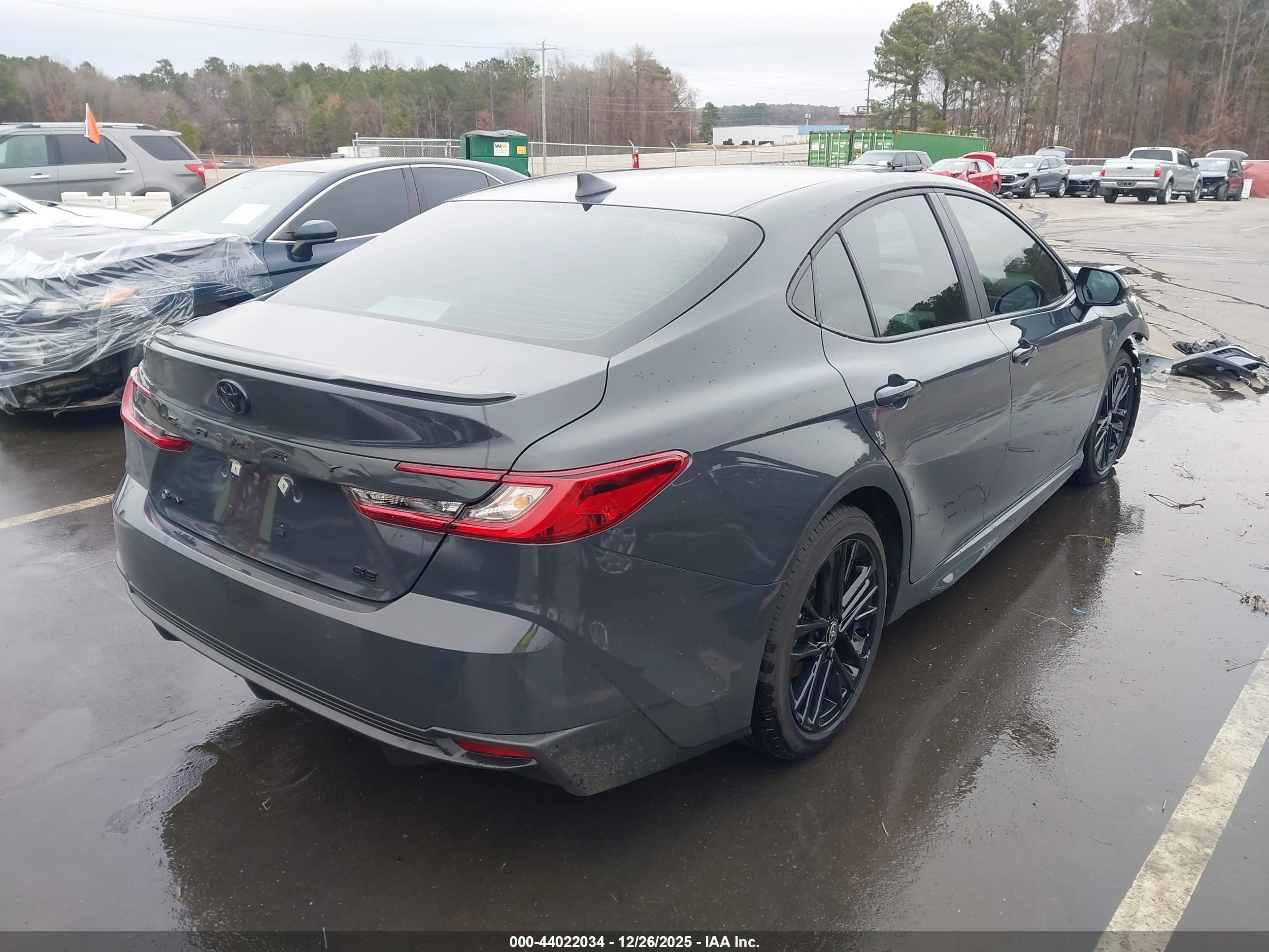 TOYOTA CAMRY image 4