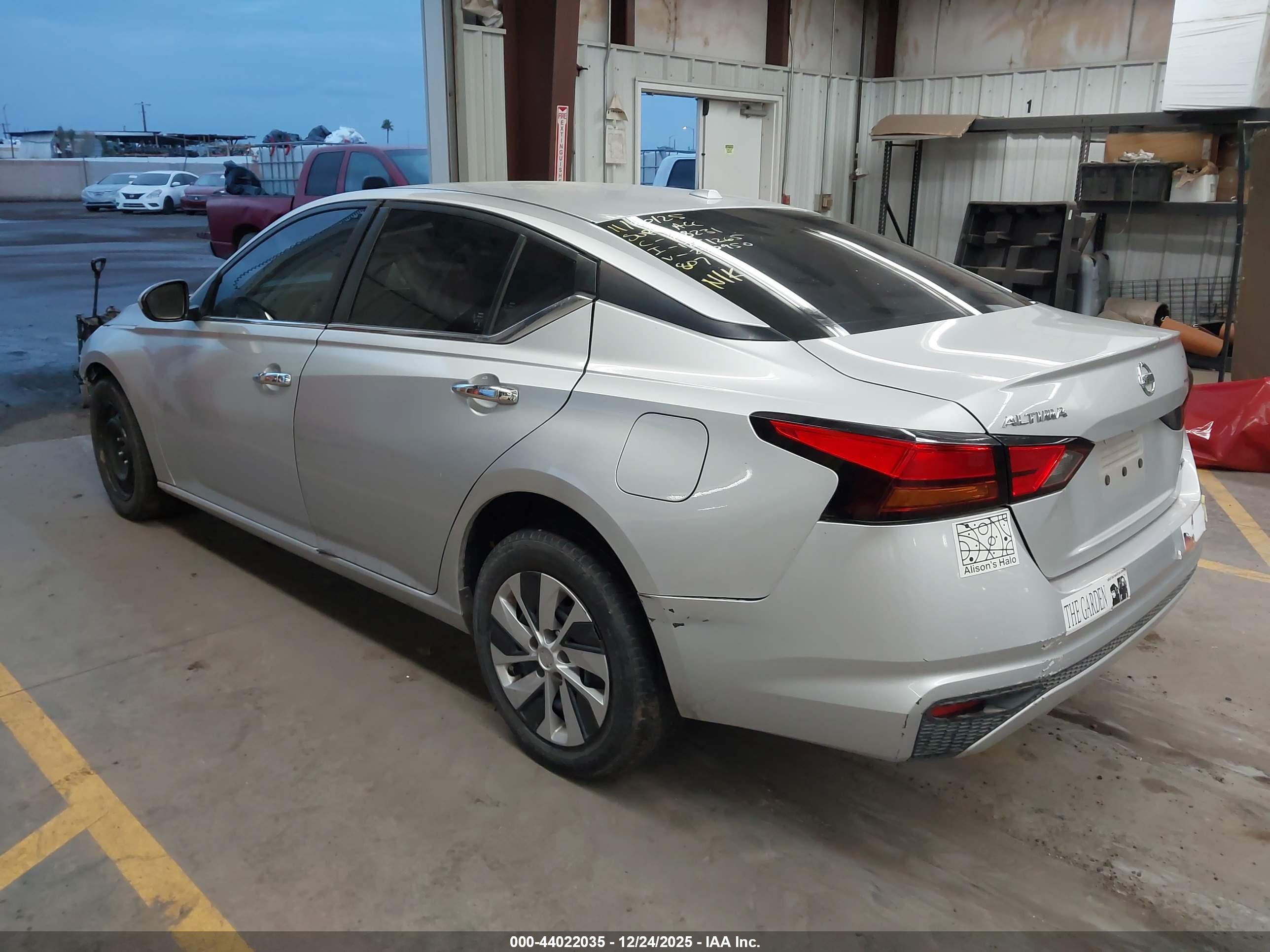 NISSAN ALTIMA image 3