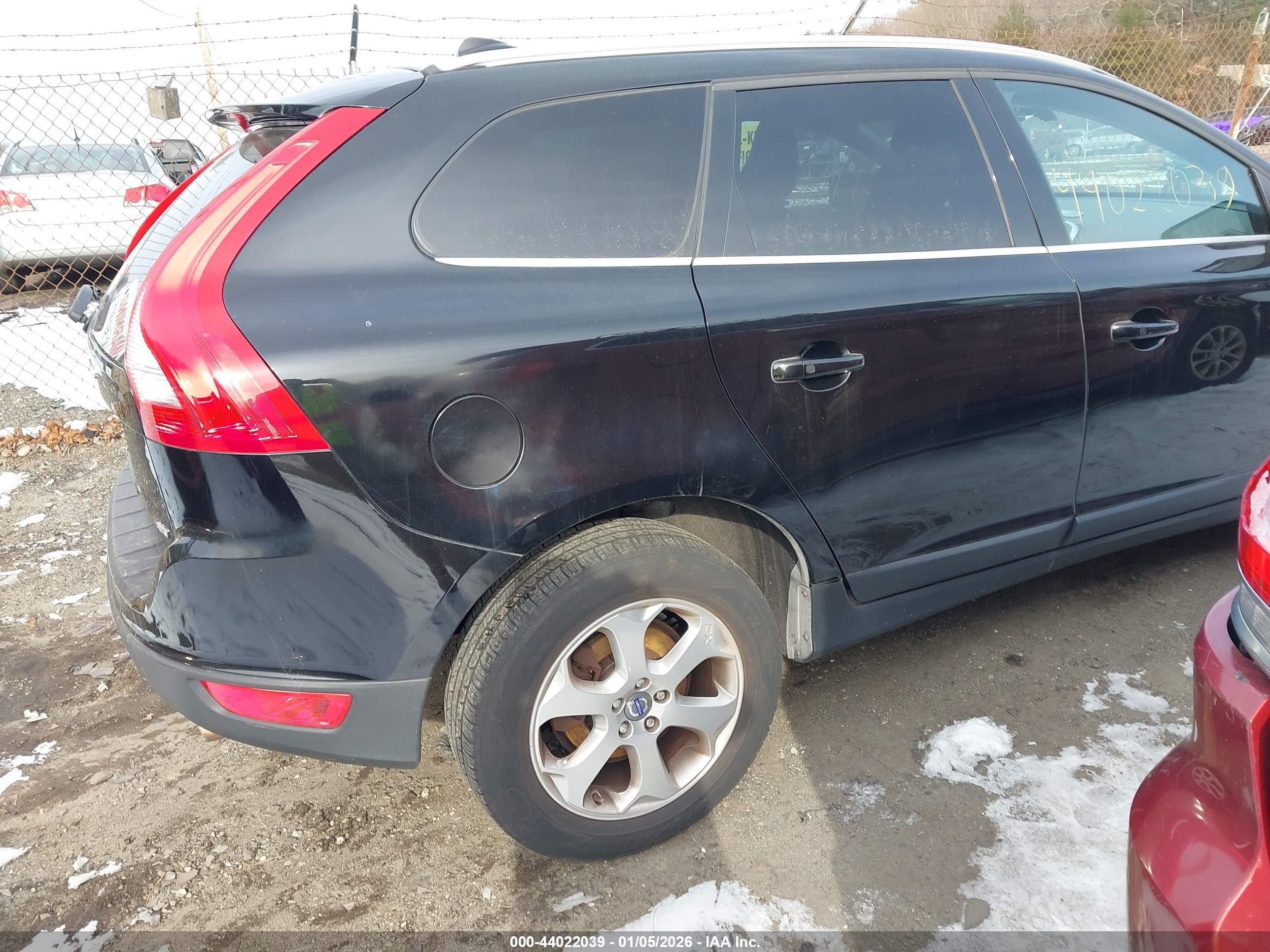 VOLVO XC60 image 4