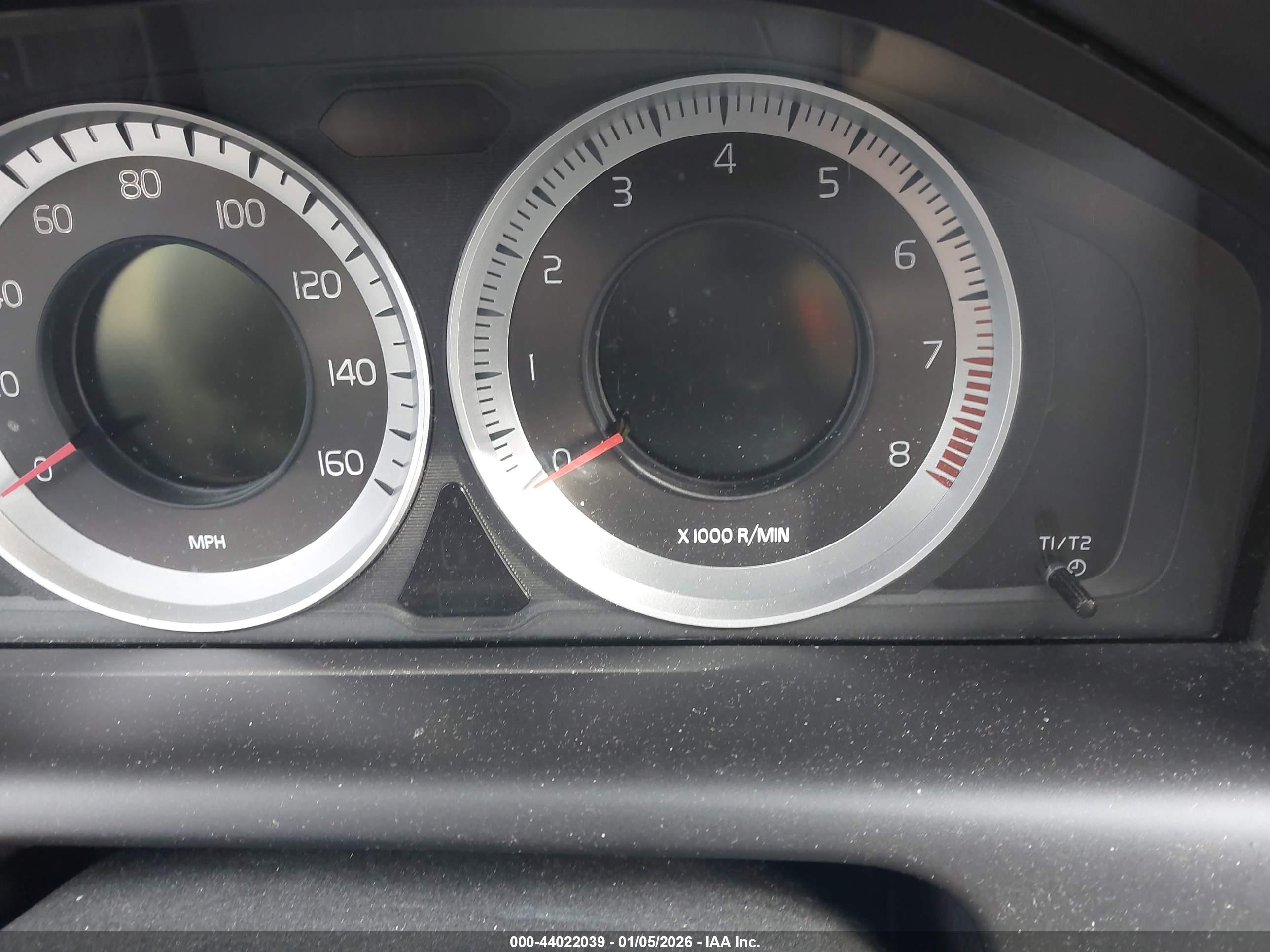 VOLVO XC60 image 7