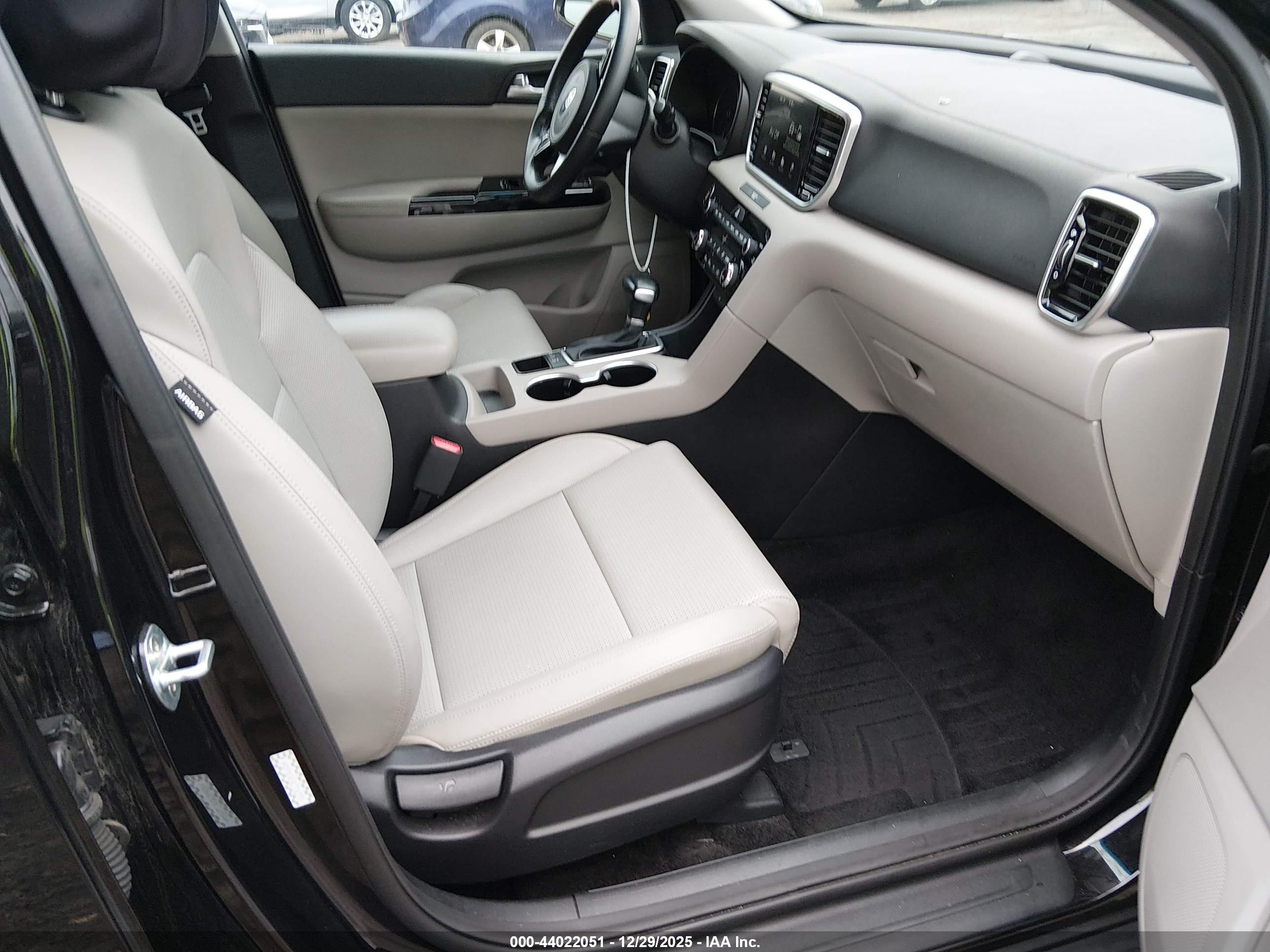 KIA SPORTAGE image 5