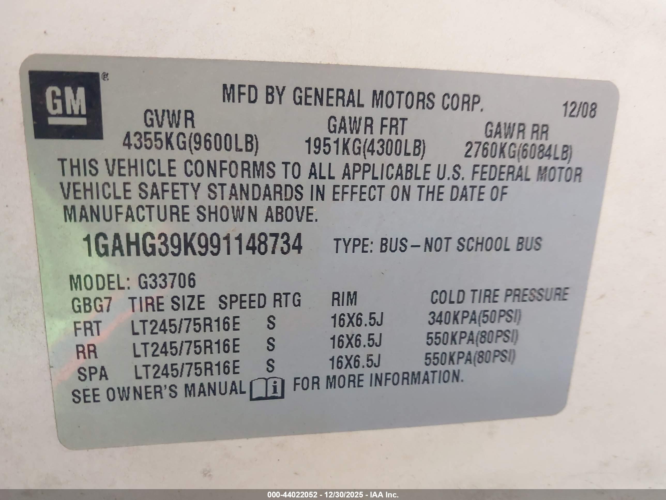 CHEVROLET EXPRESS image 9