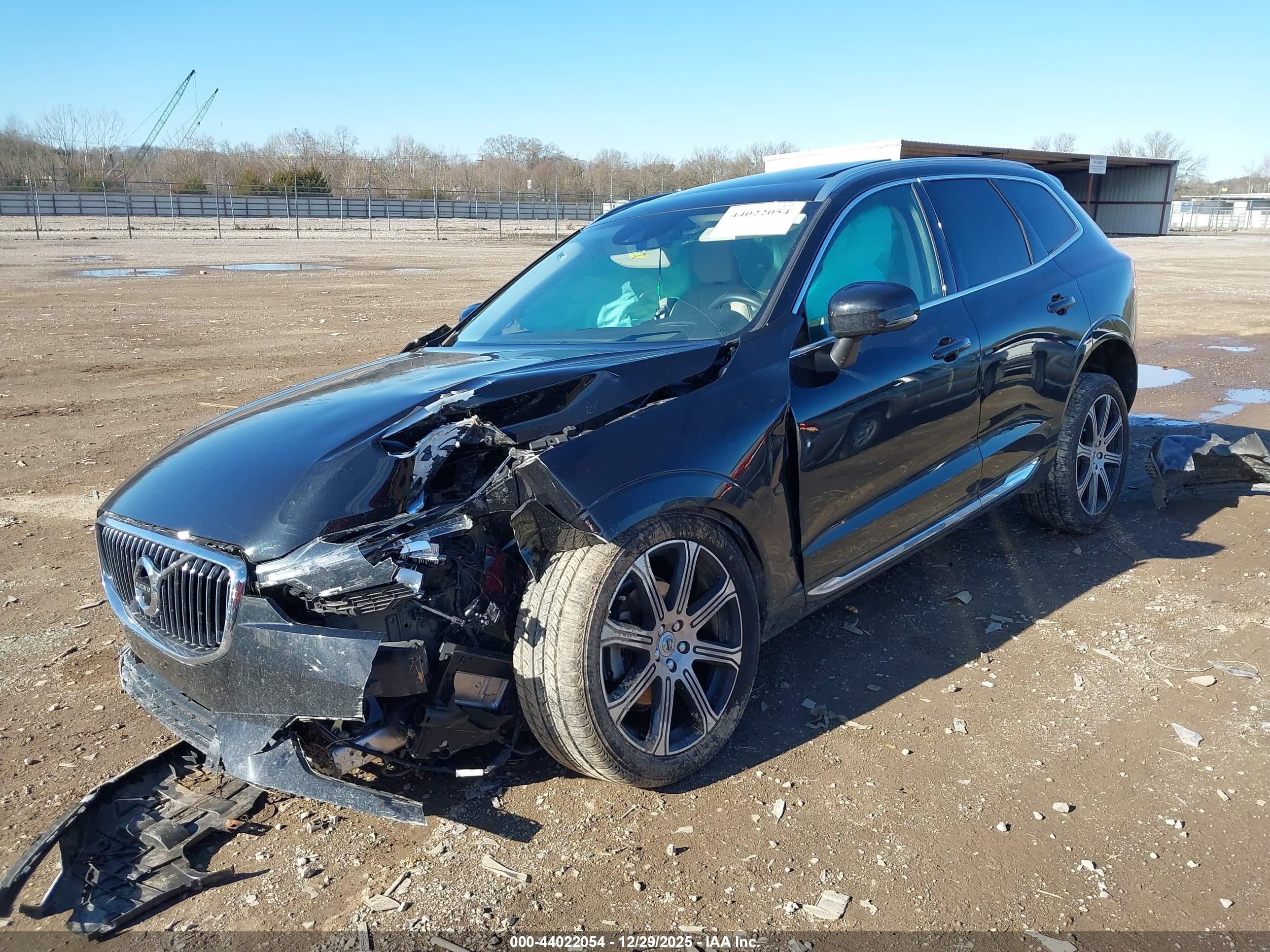 VOLVO XC60 image 2