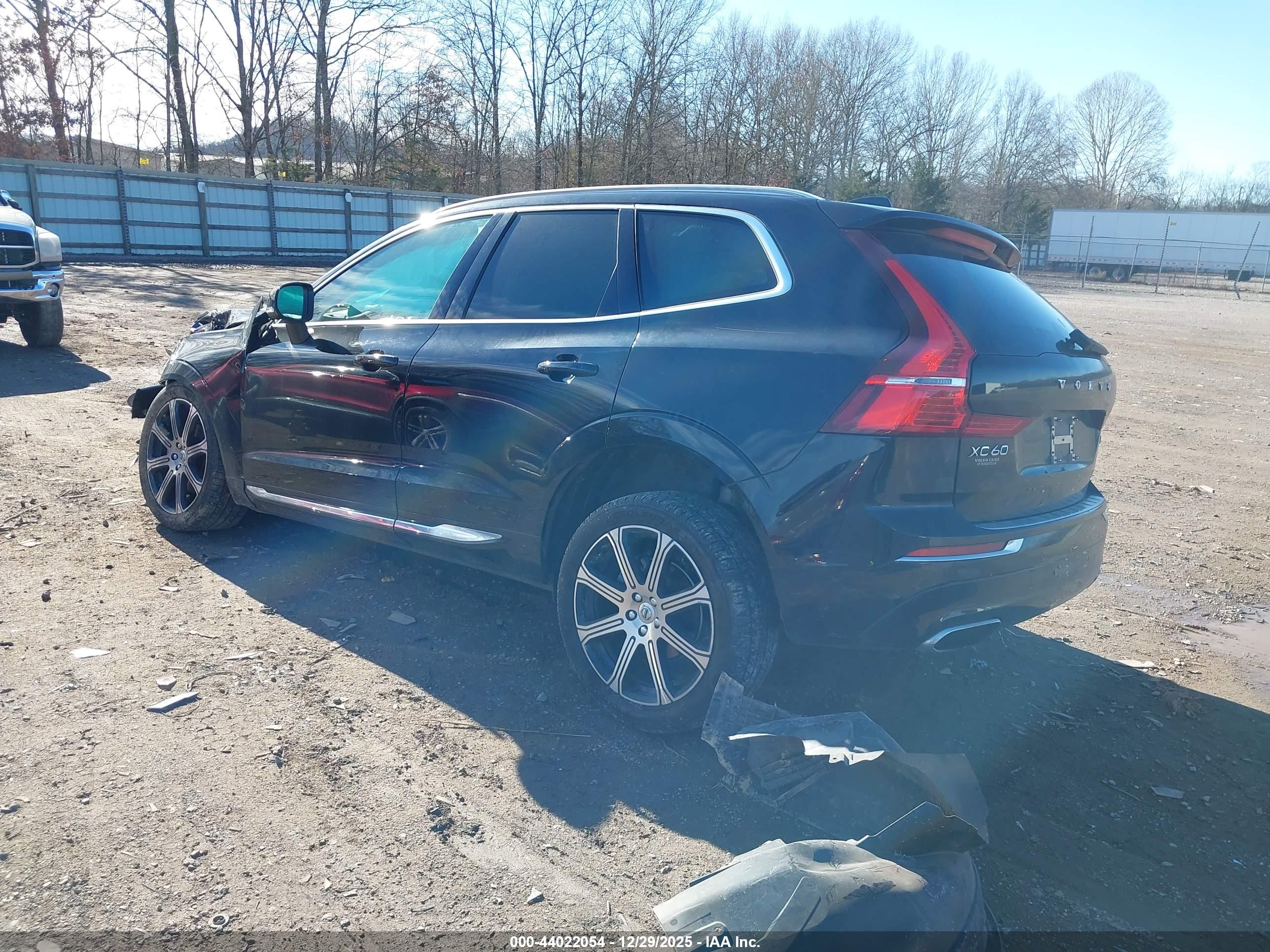 VOLVO XC60 image 3