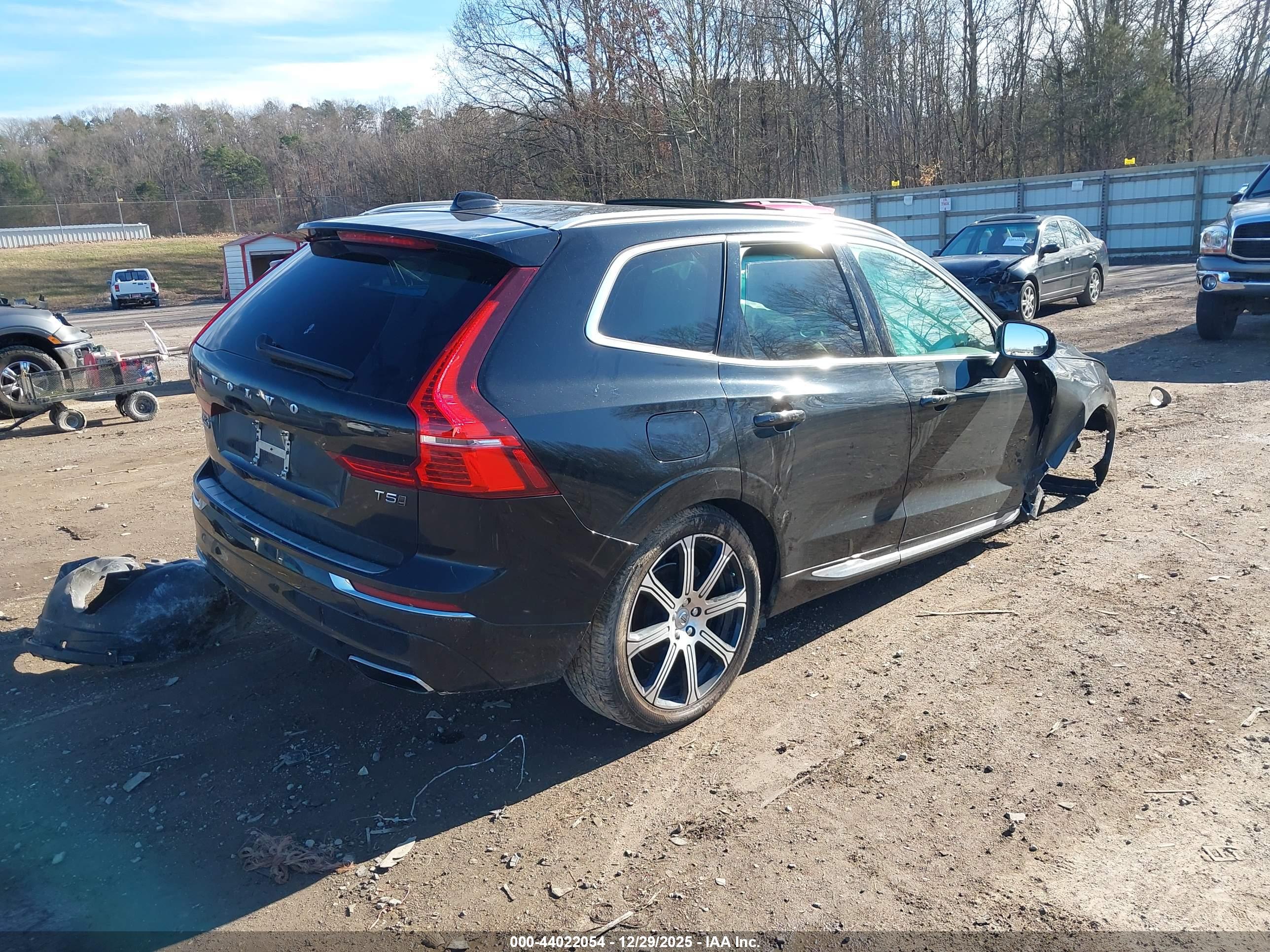 VOLVO XC60 image 4