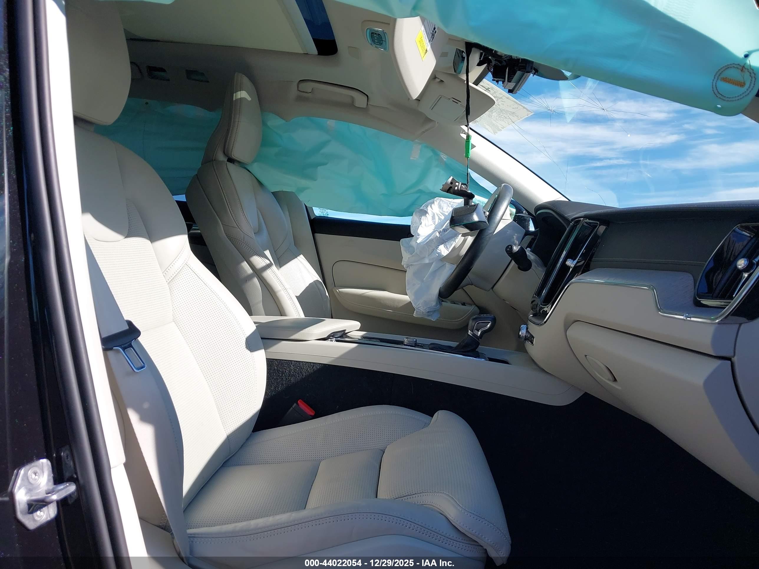 VOLVO XC60 image 5