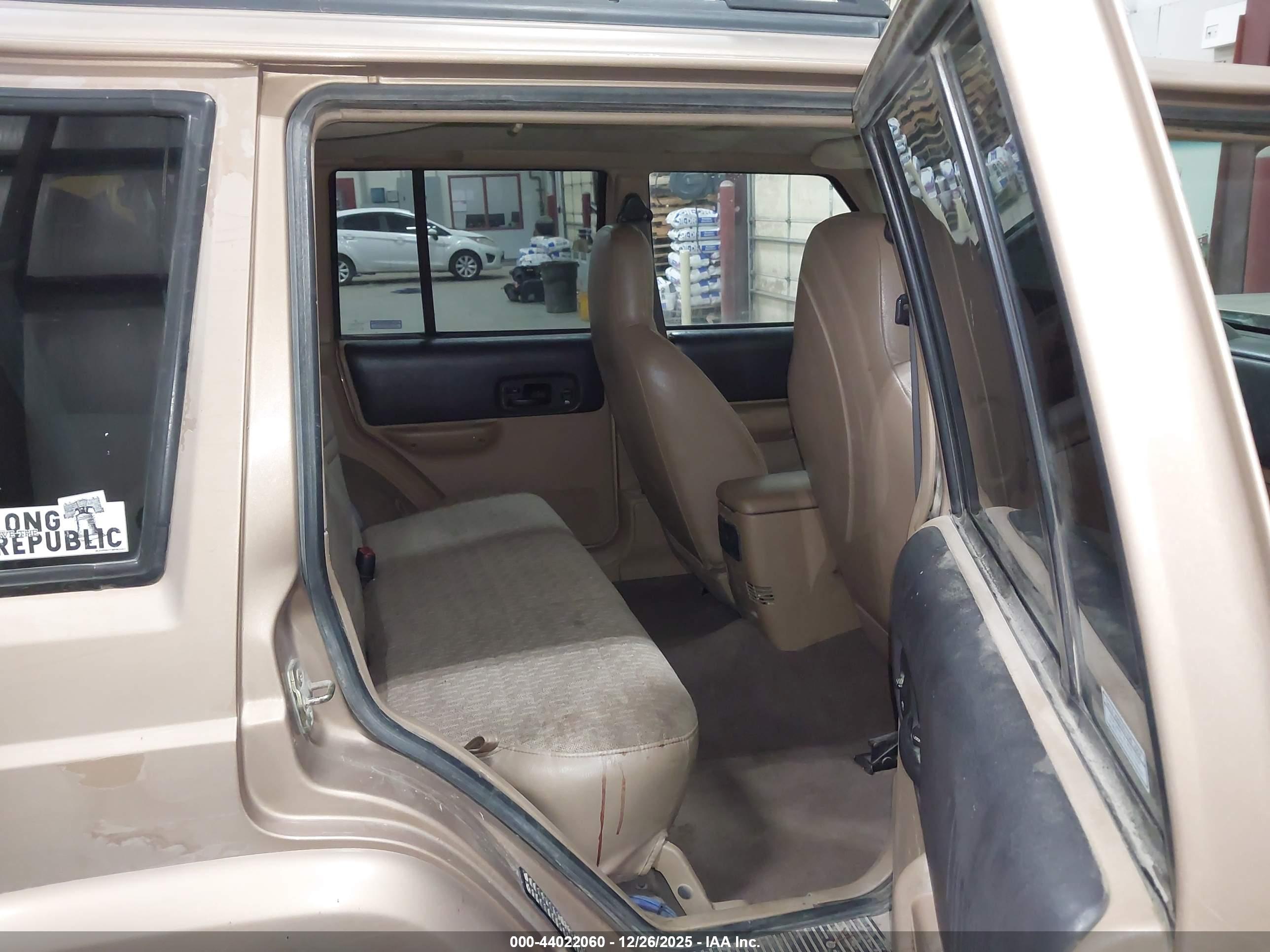JEEP CHEROKEE image 8