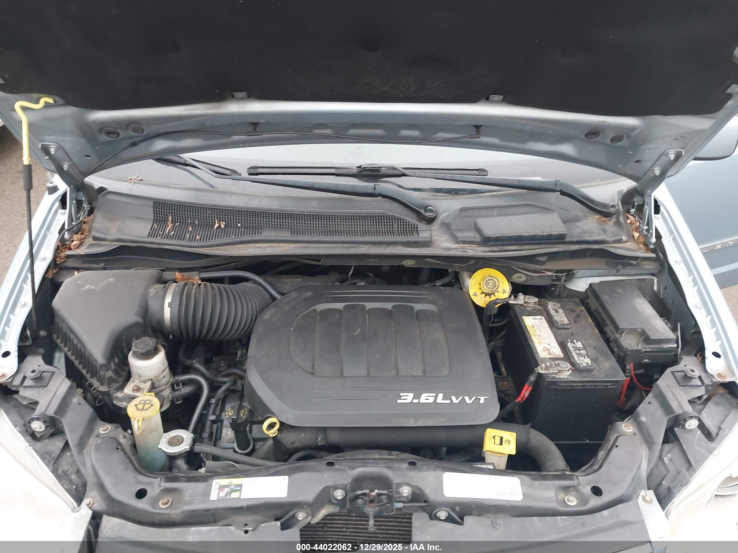 CHRYSLER TOWN image 10