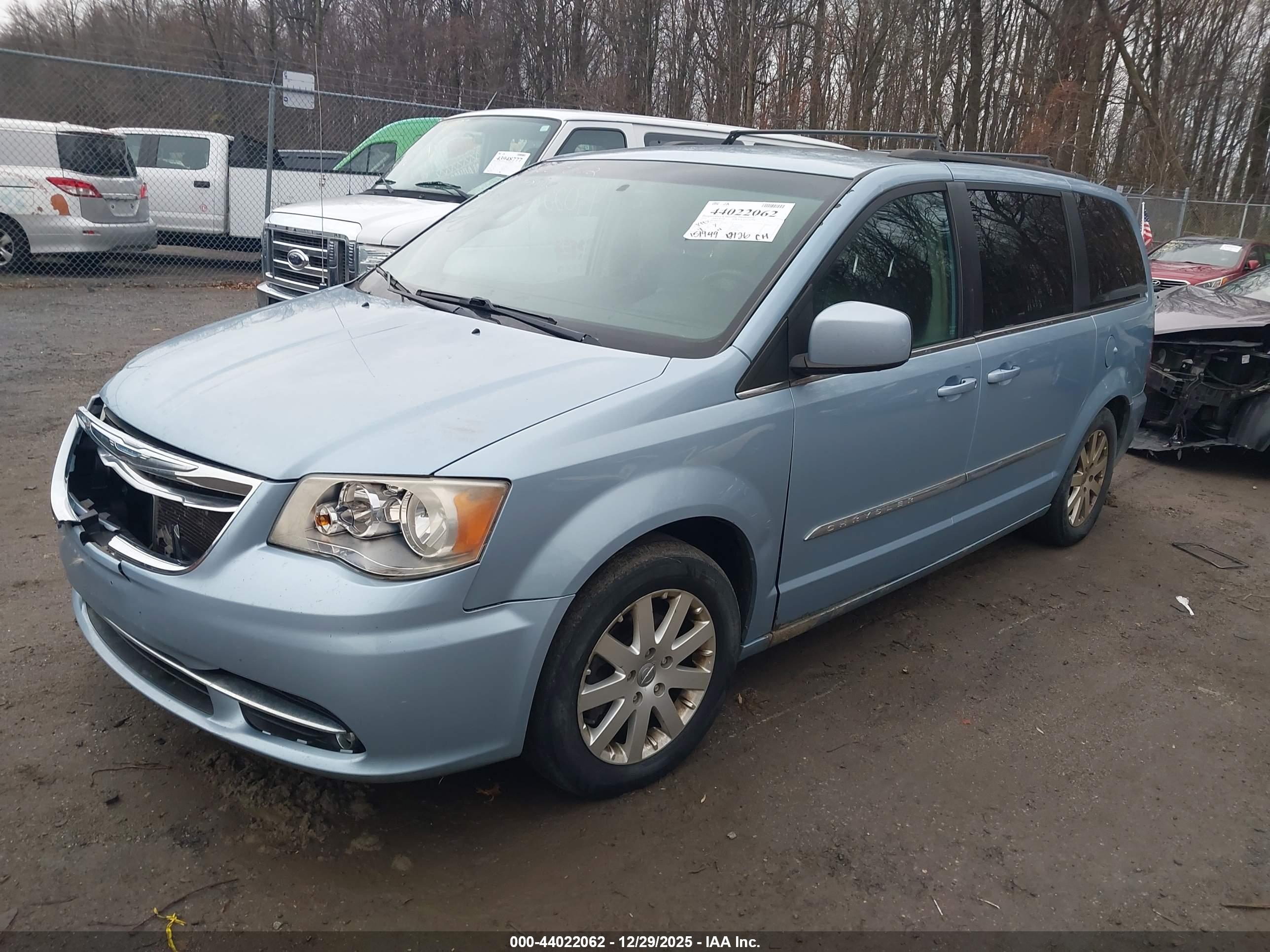 CHRYSLER TOWN image 2