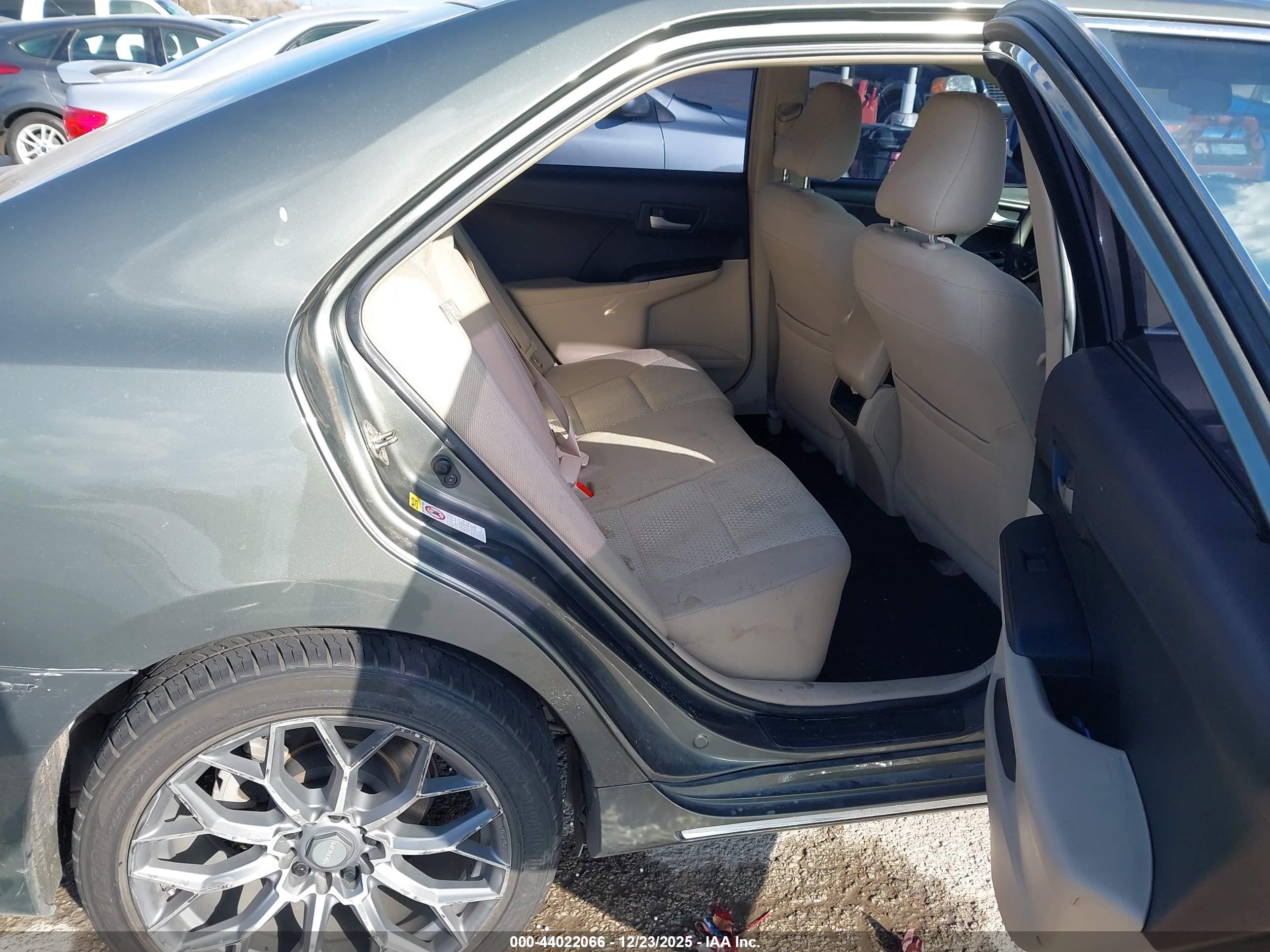 TOYOTA CAMRY image 8