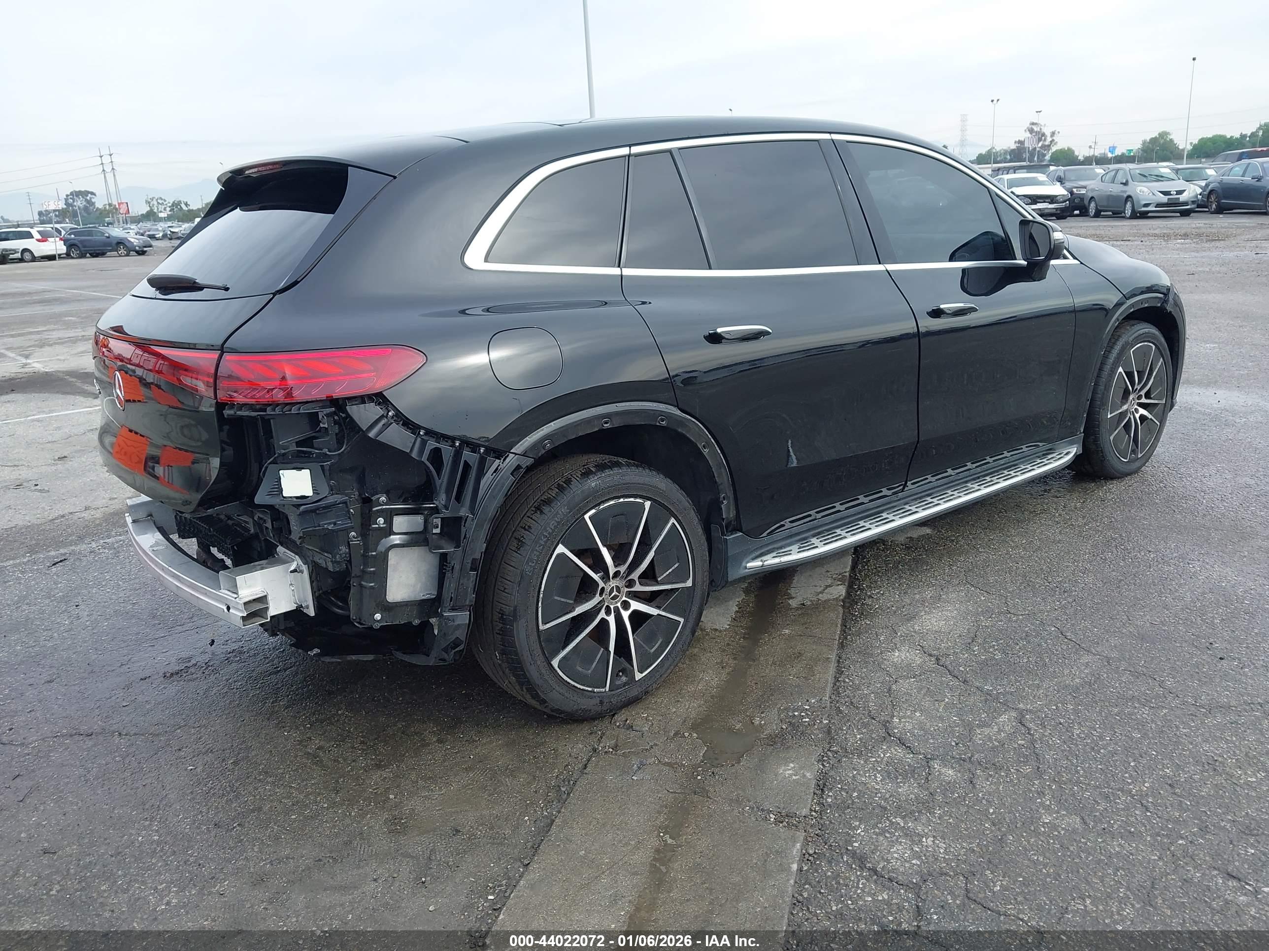 MERCEDES-BENZ EQS image 4