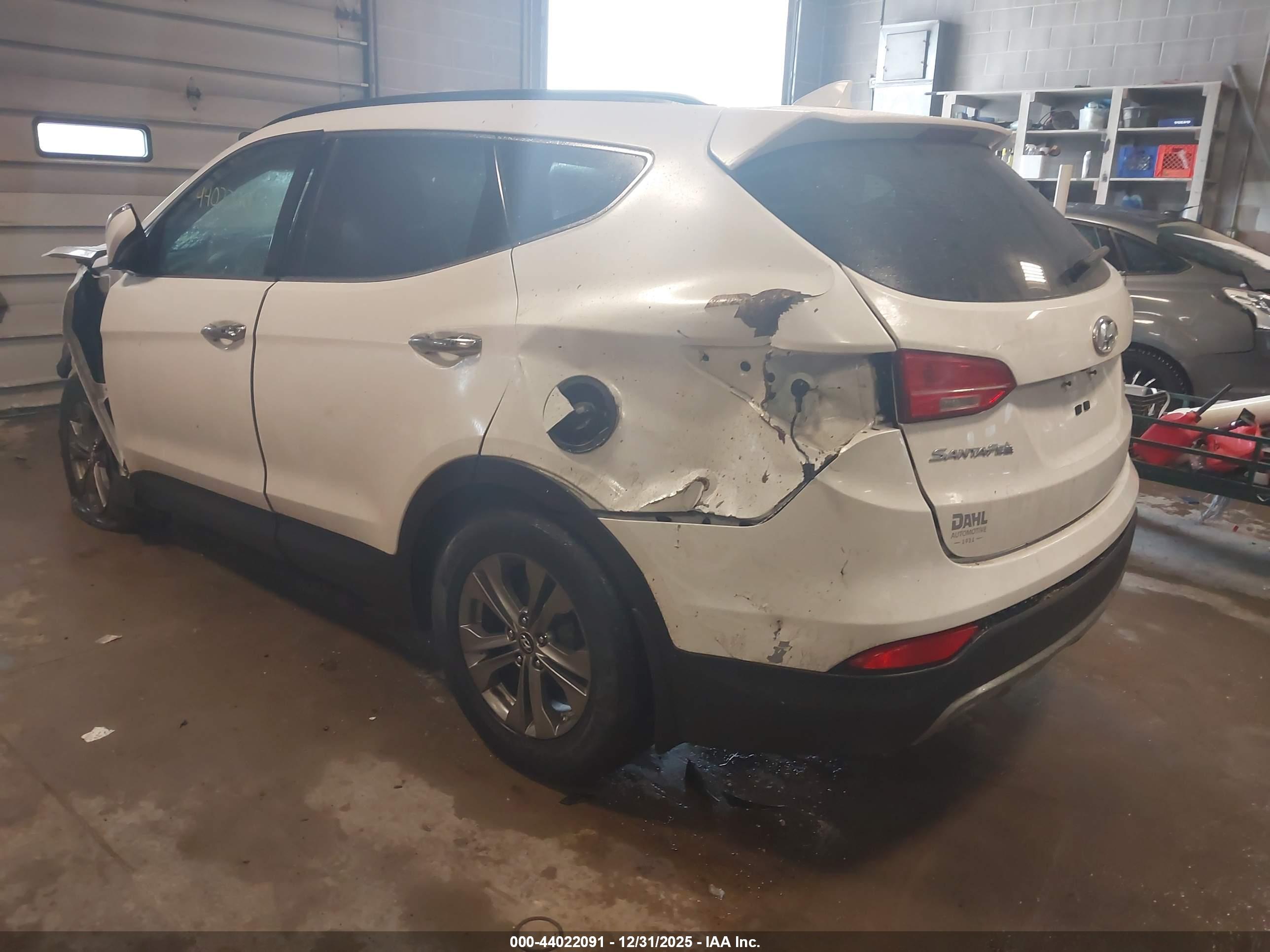 HYUNDAI SANTA image 3