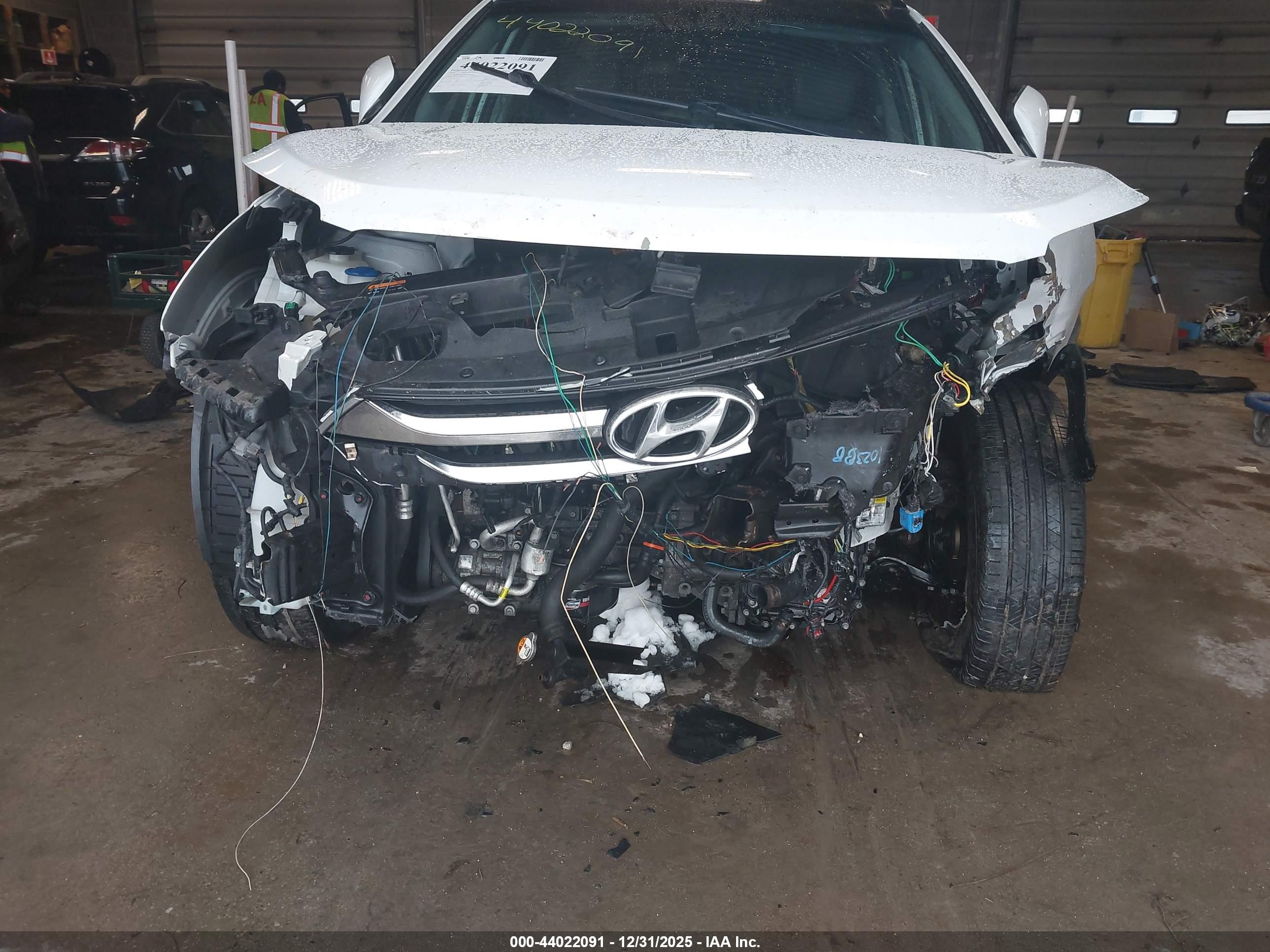 HYUNDAI SANTA image 6