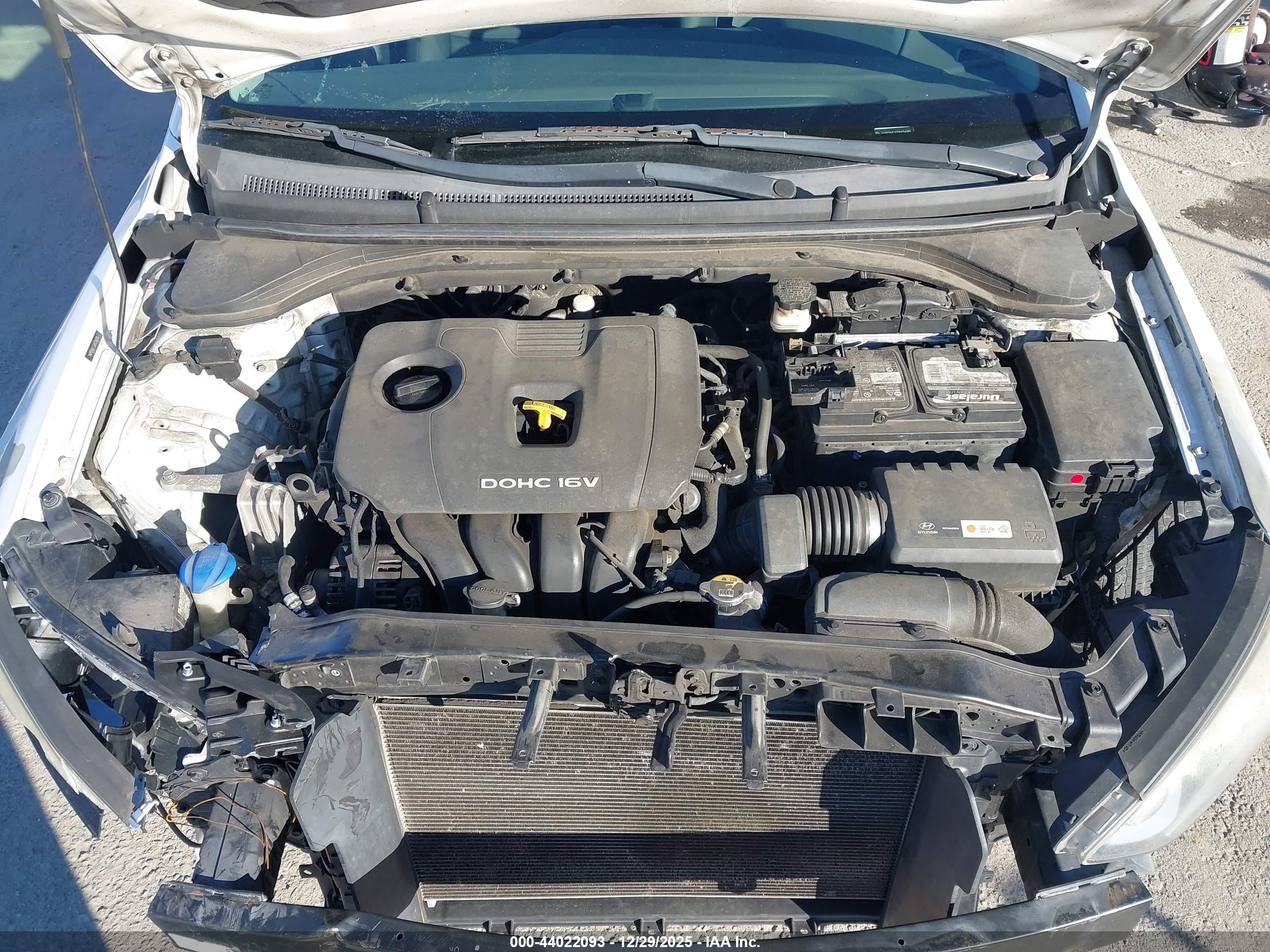 HYUNDAI ELANTRA image 10