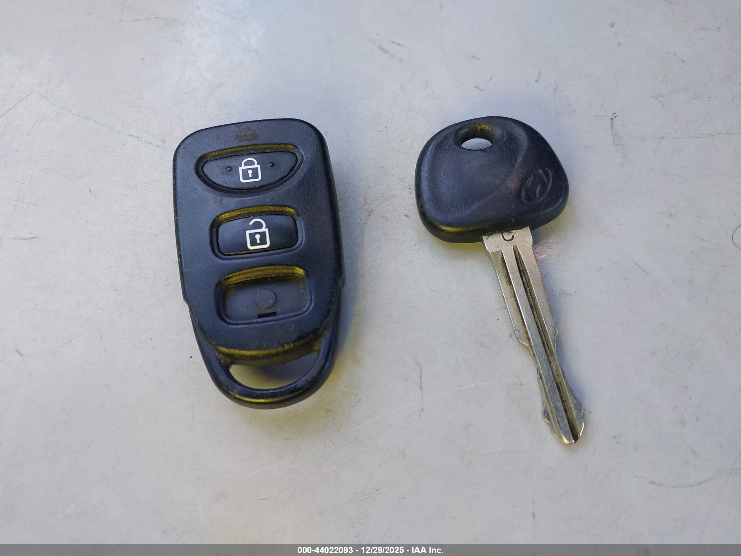 HYUNDAI ELANTRA image 11