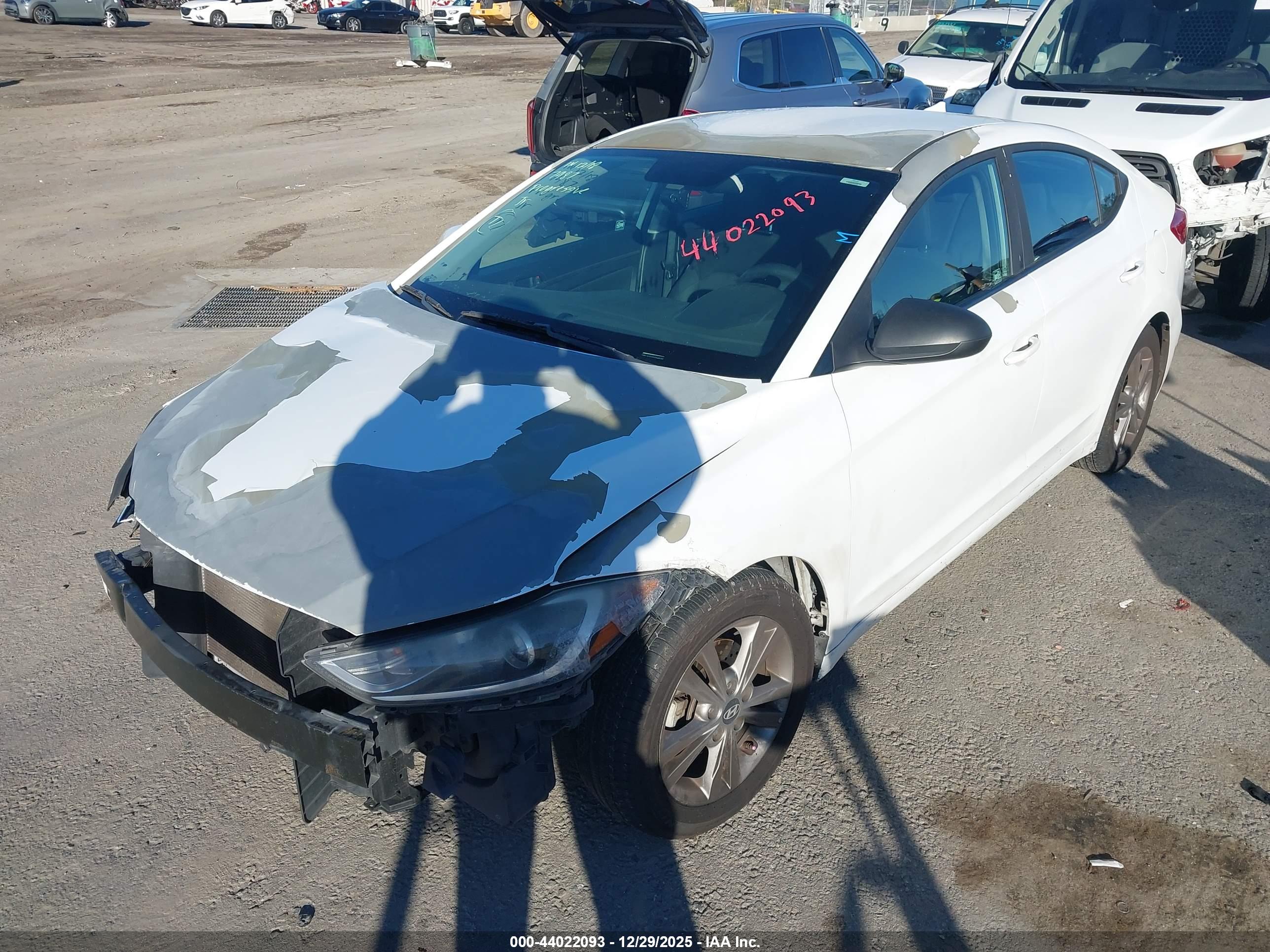 HYUNDAI ELANTRA image 2