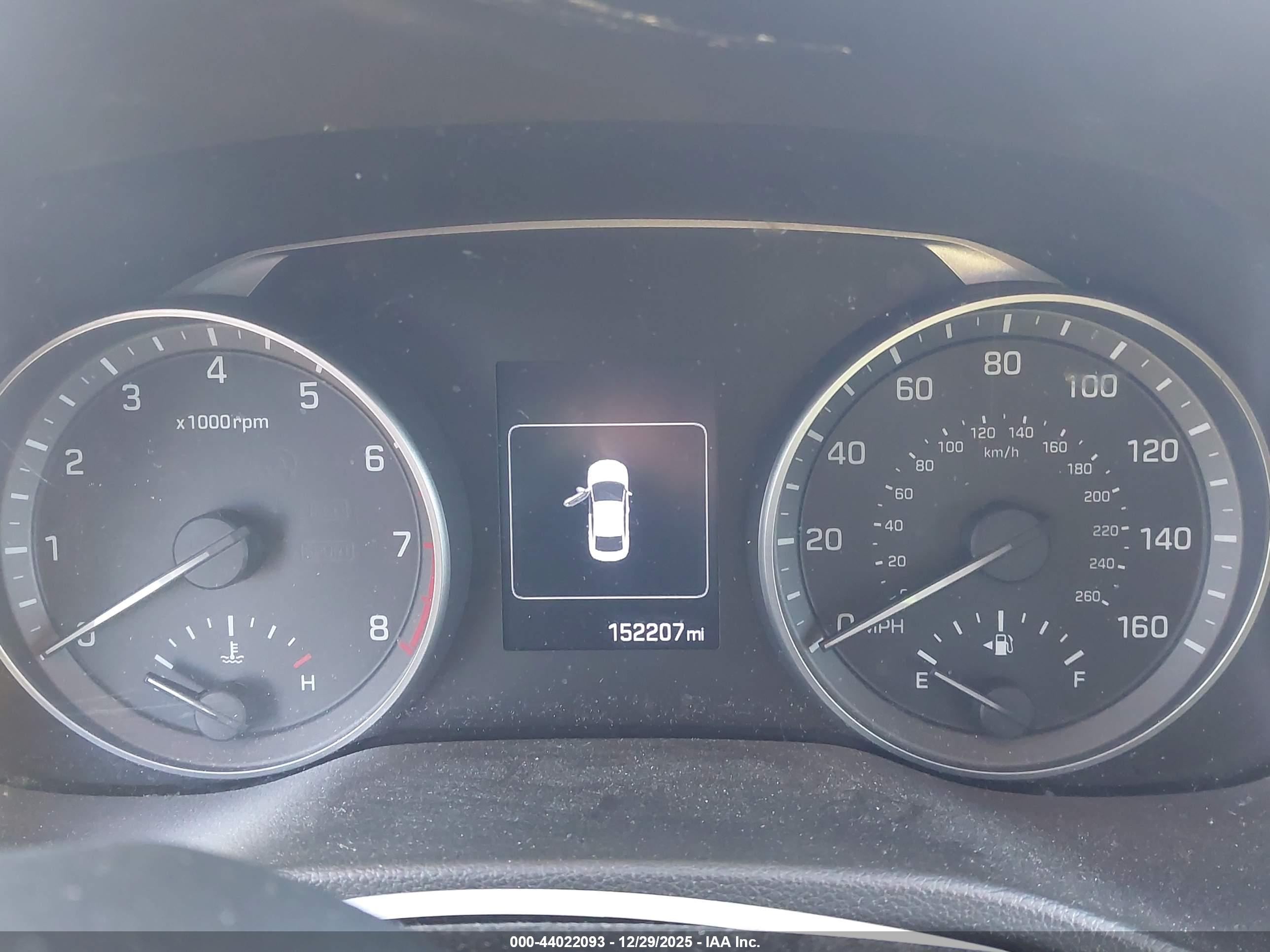 HYUNDAI ELANTRA image 7