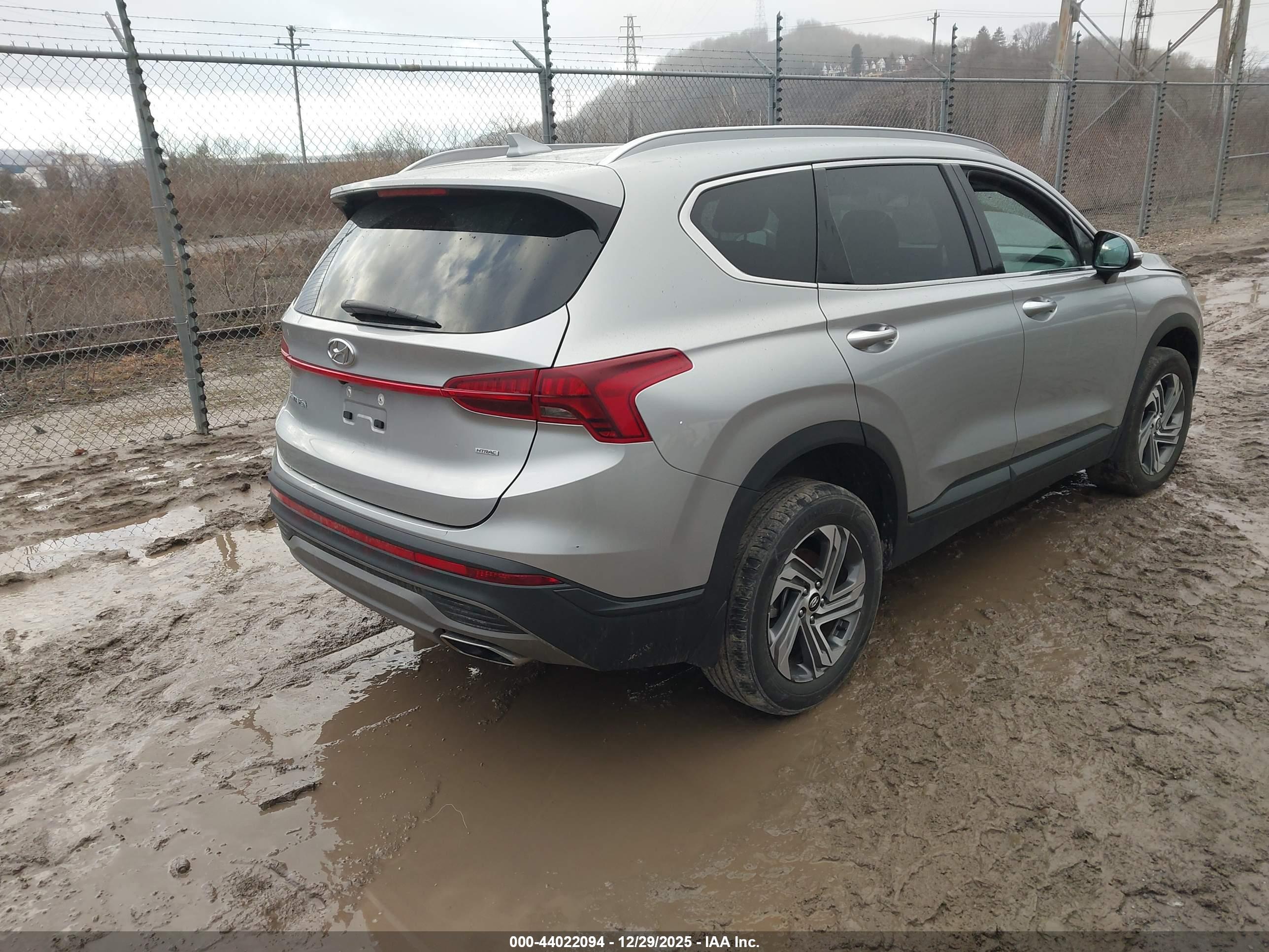 HYUNDAI SANTA image 4