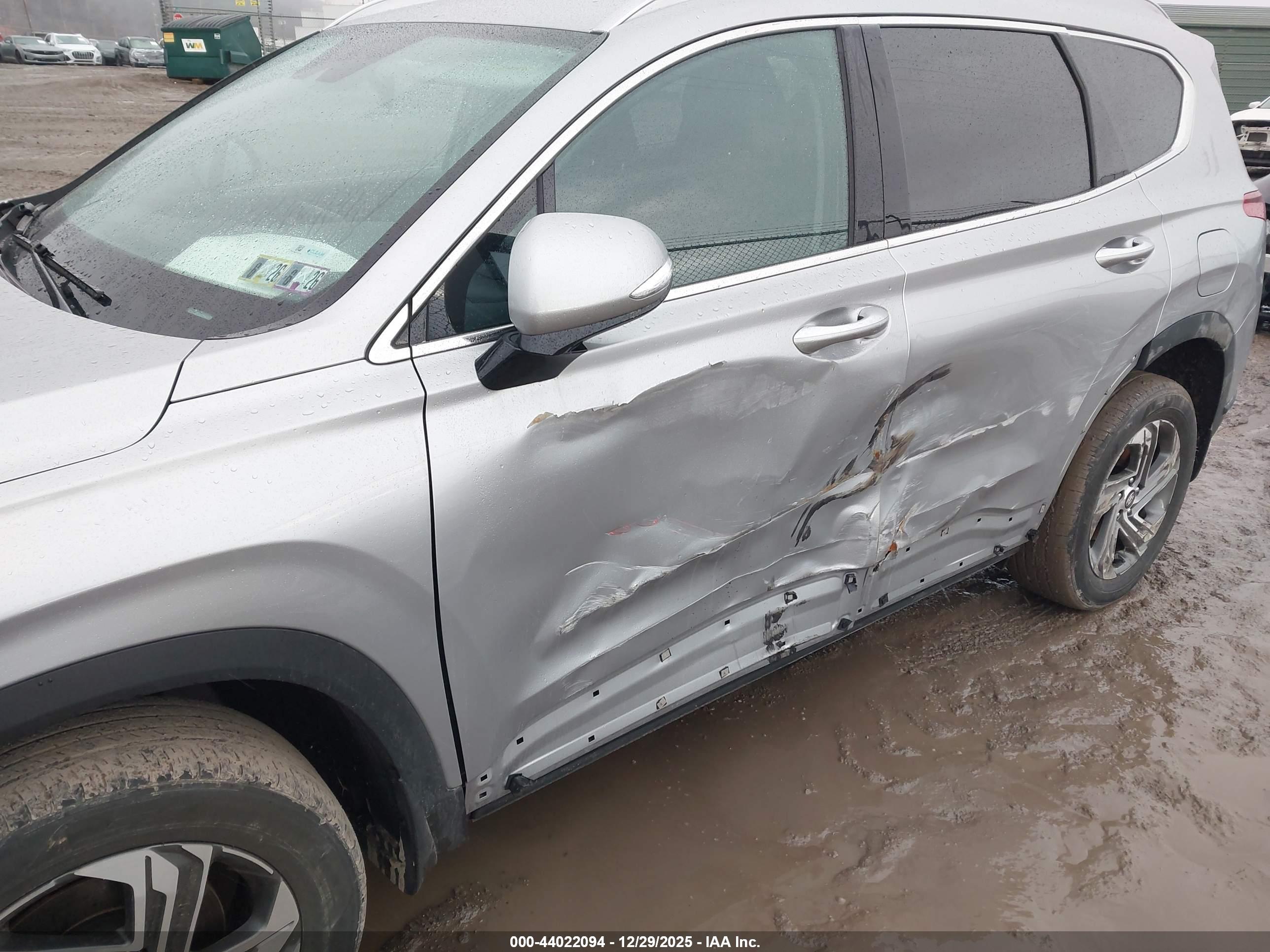 HYUNDAI SANTA image 6