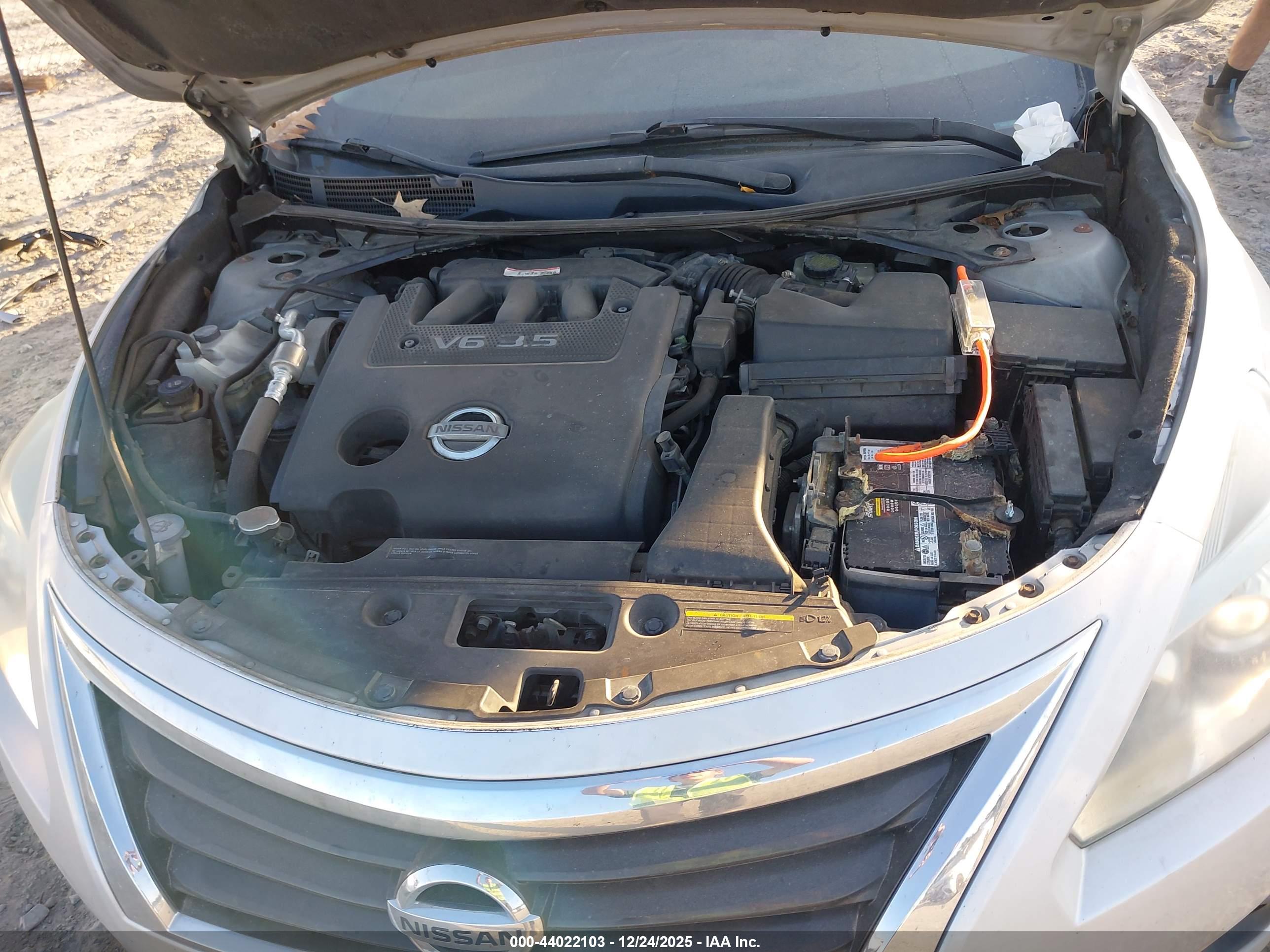NISSAN ALTIMA image 10