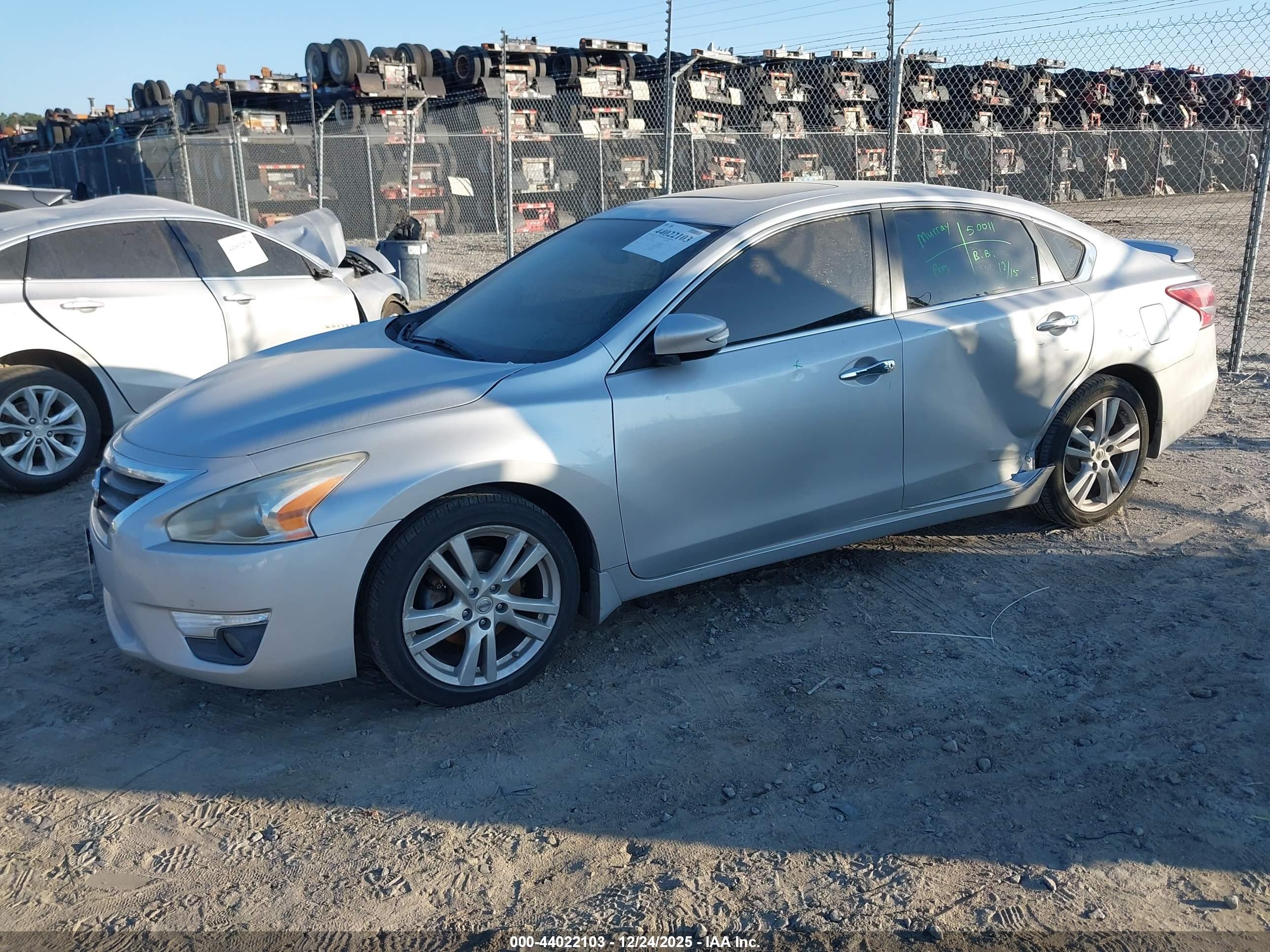 NISSAN ALTIMA image 2
