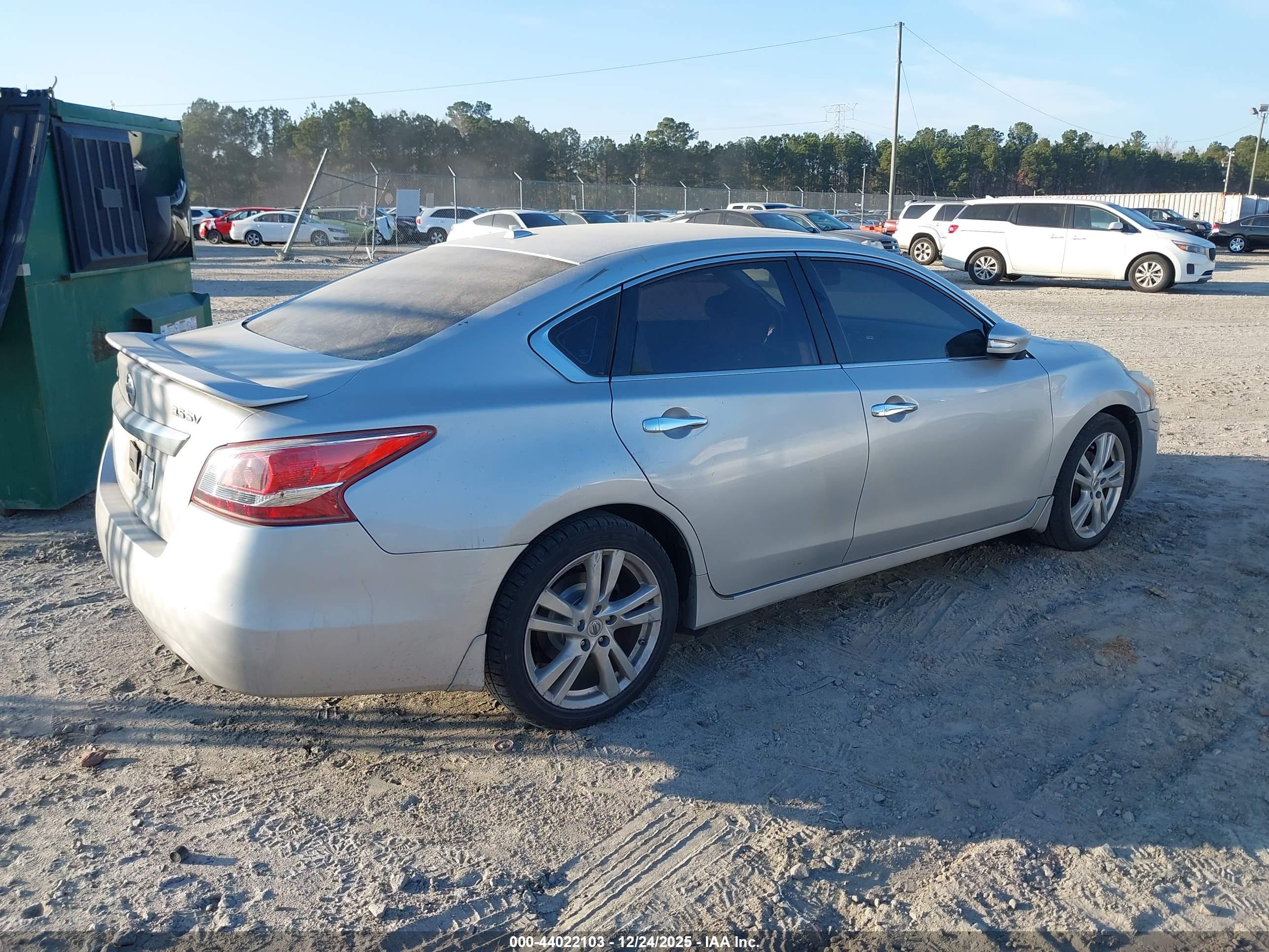 NISSAN ALTIMA image 4