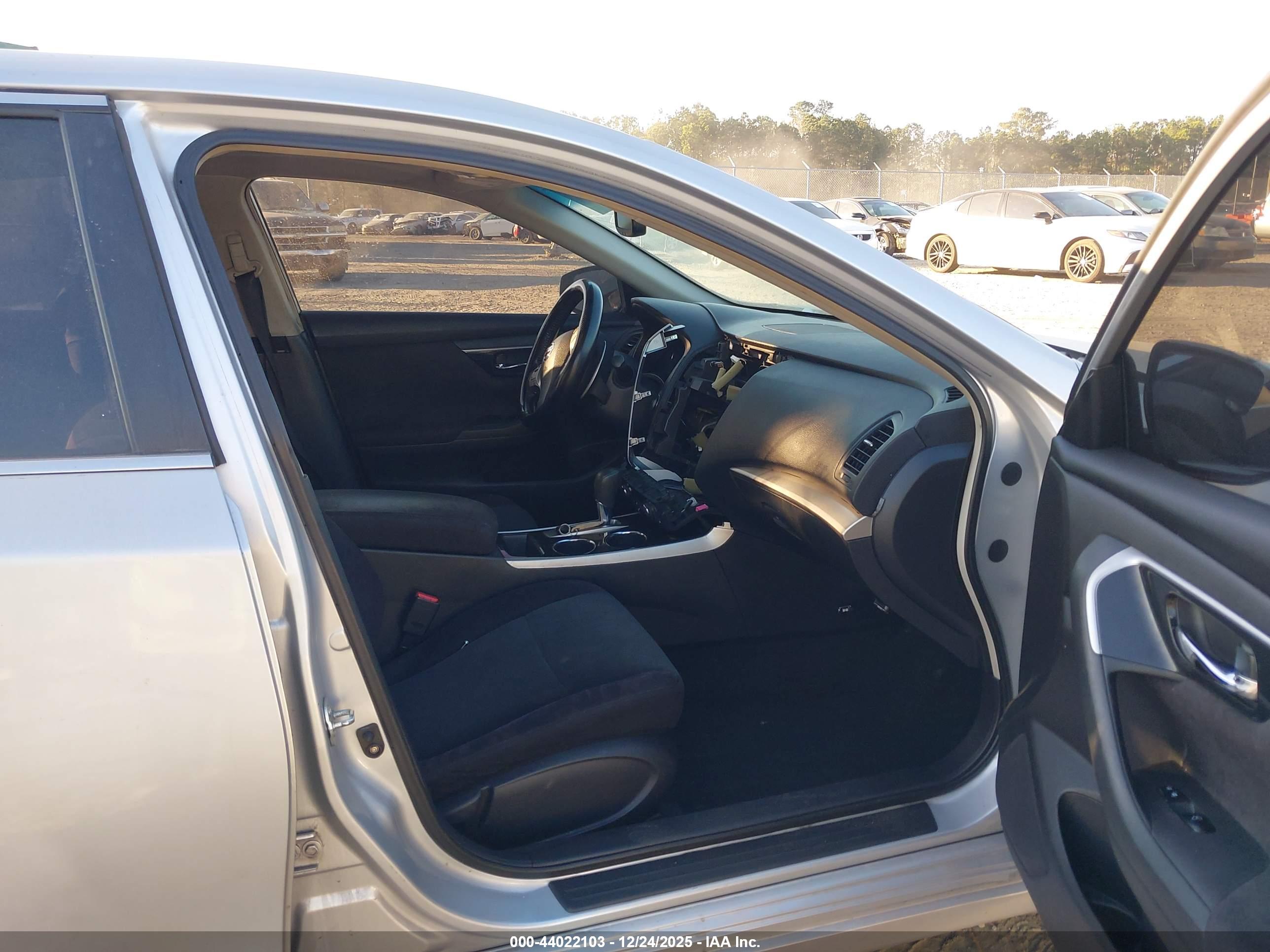 NISSAN ALTIMA image 5