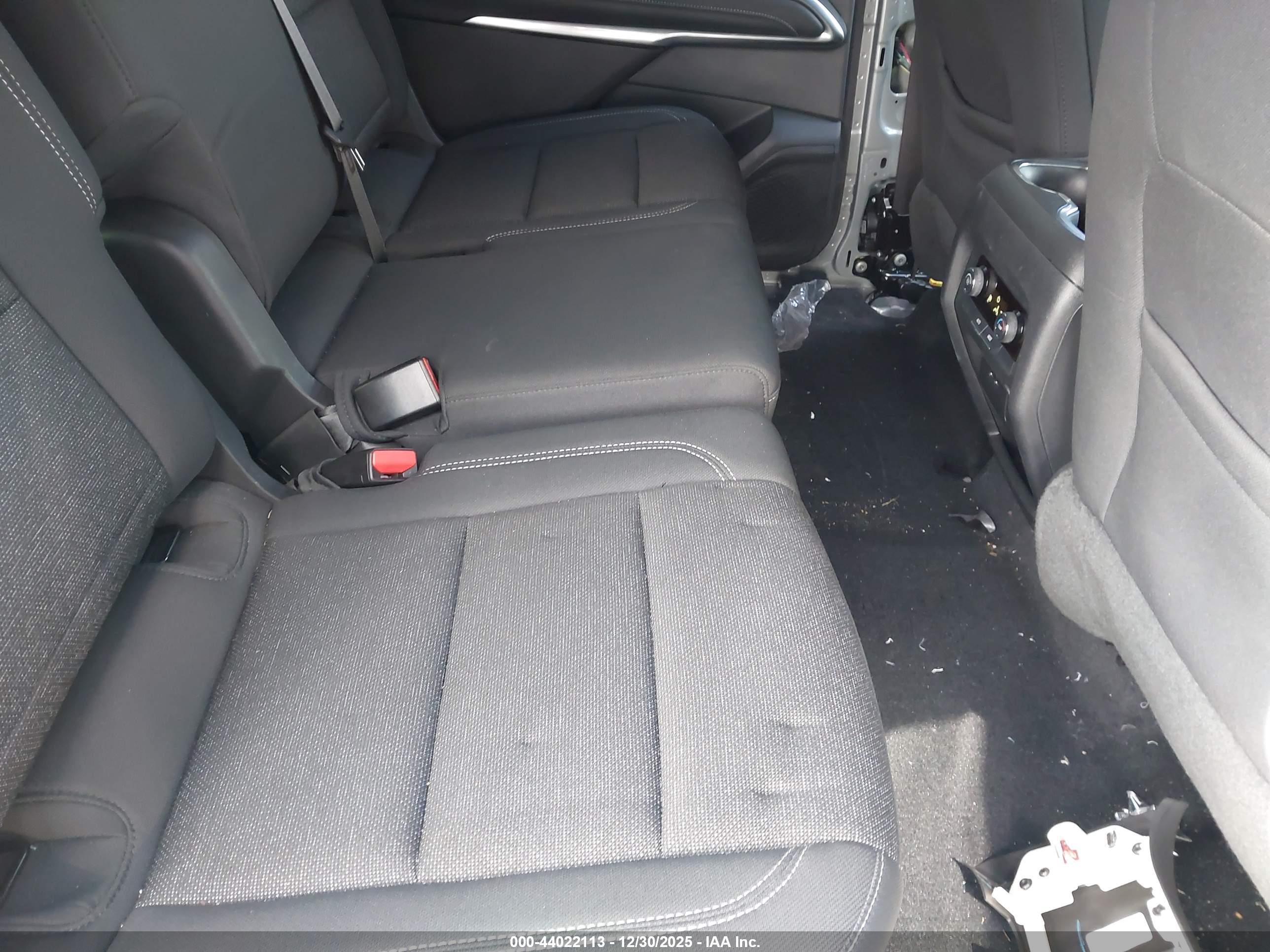 CHEVROLET TRAVERSE image 8