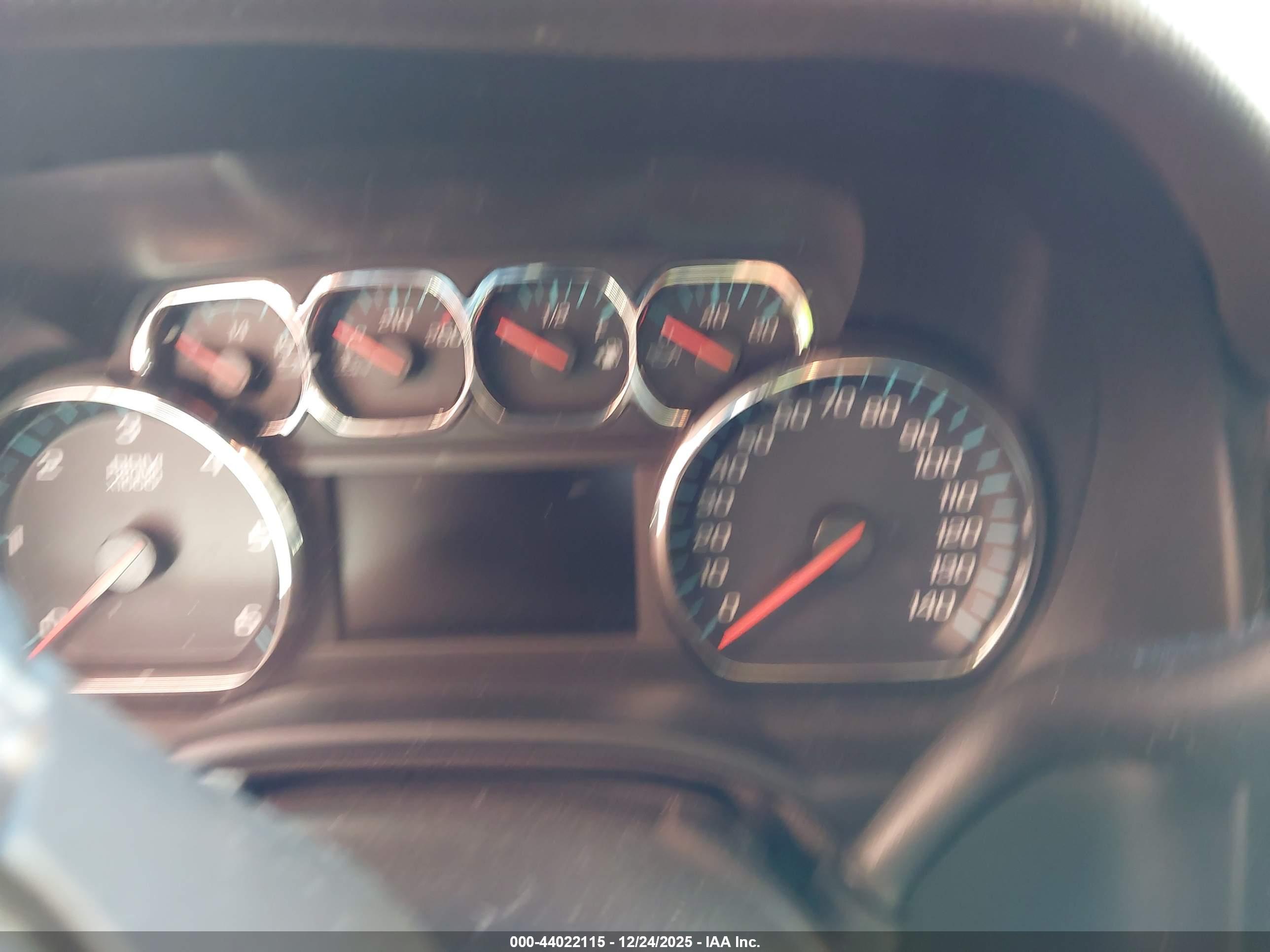 CHEVROLET SUBURBAN image 7