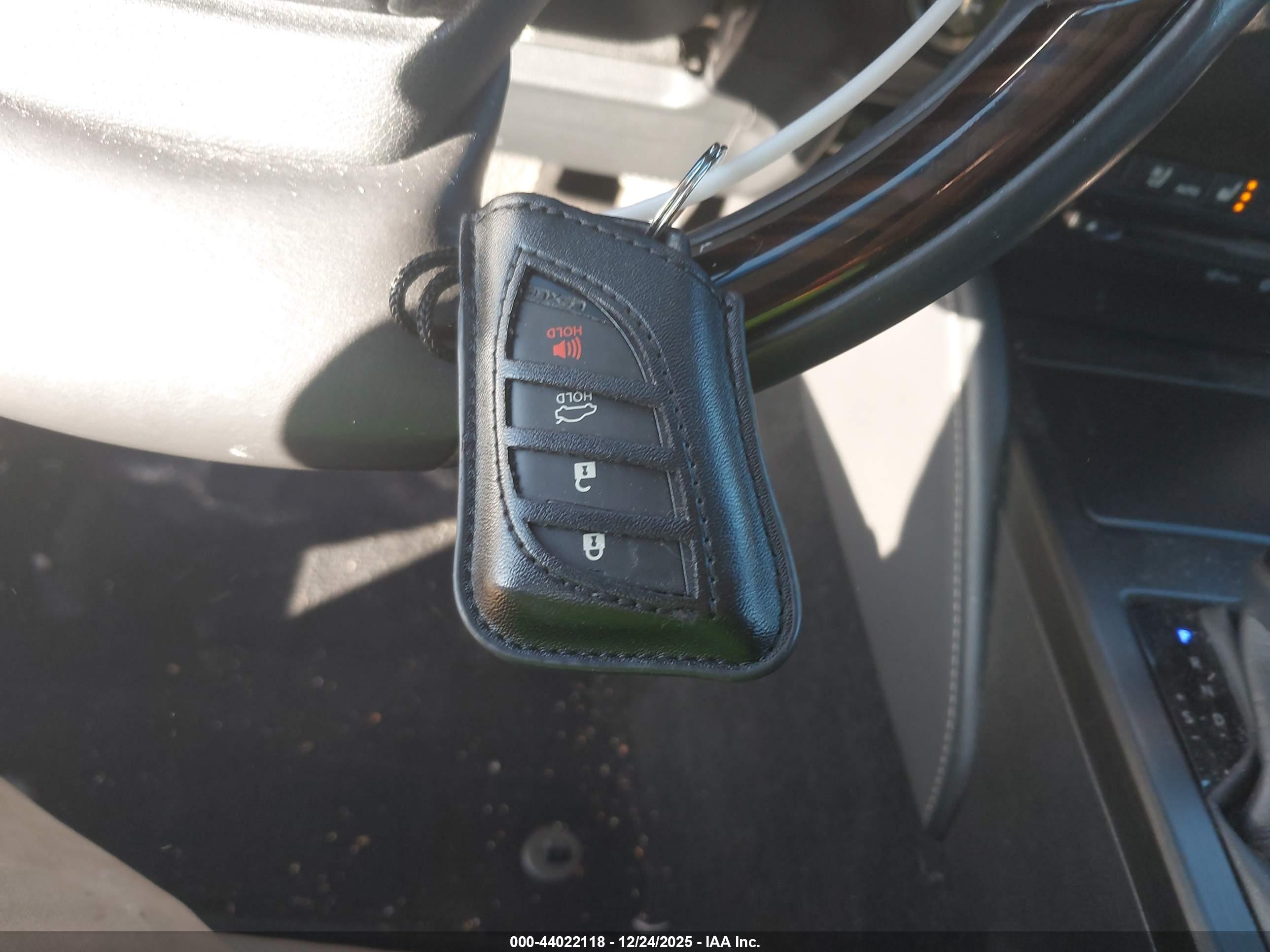 LEXUS ES image 11