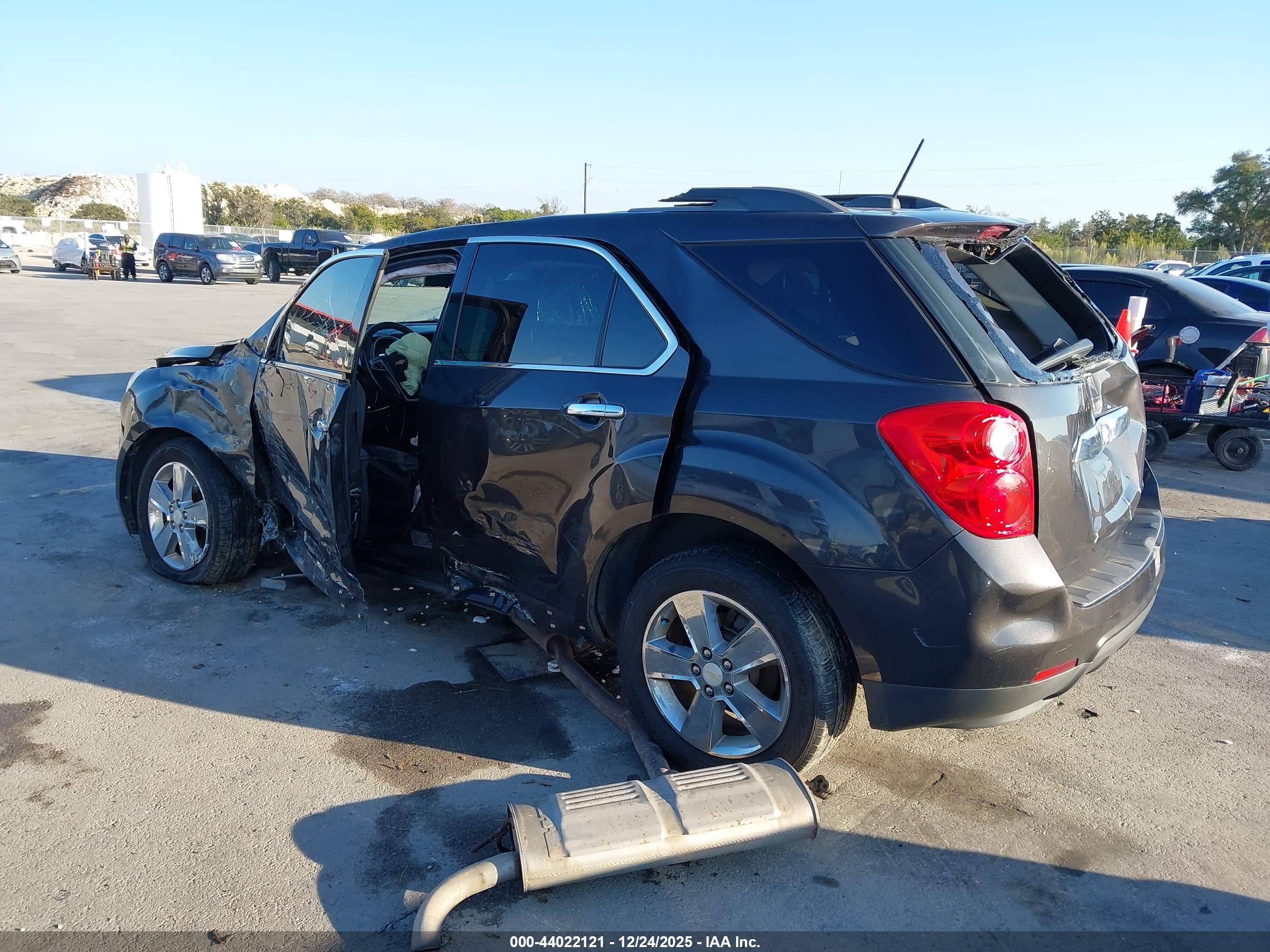 CHEVROLET EQUINOX image 3