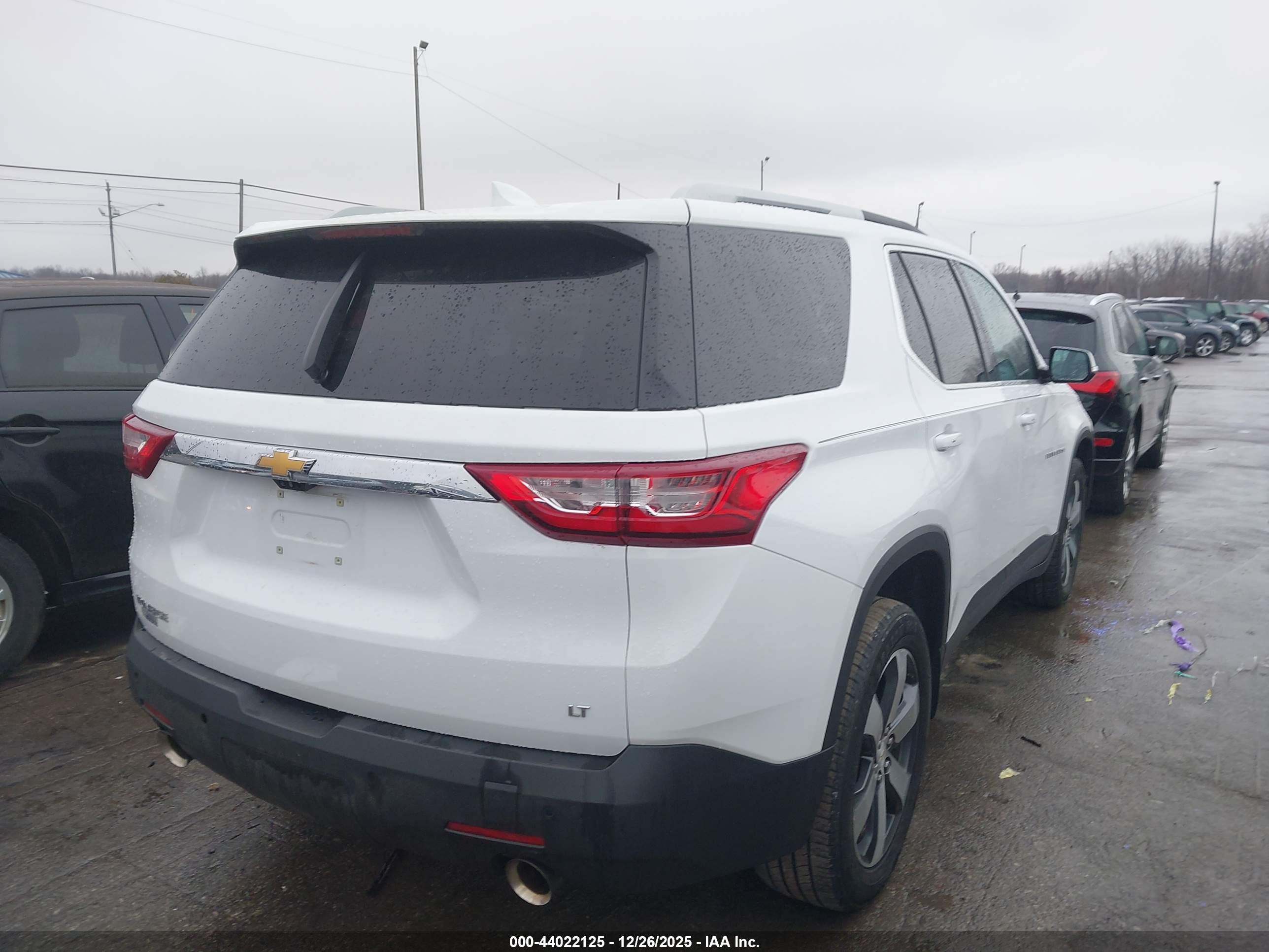 CHEVROLET TRAVERSE image 4