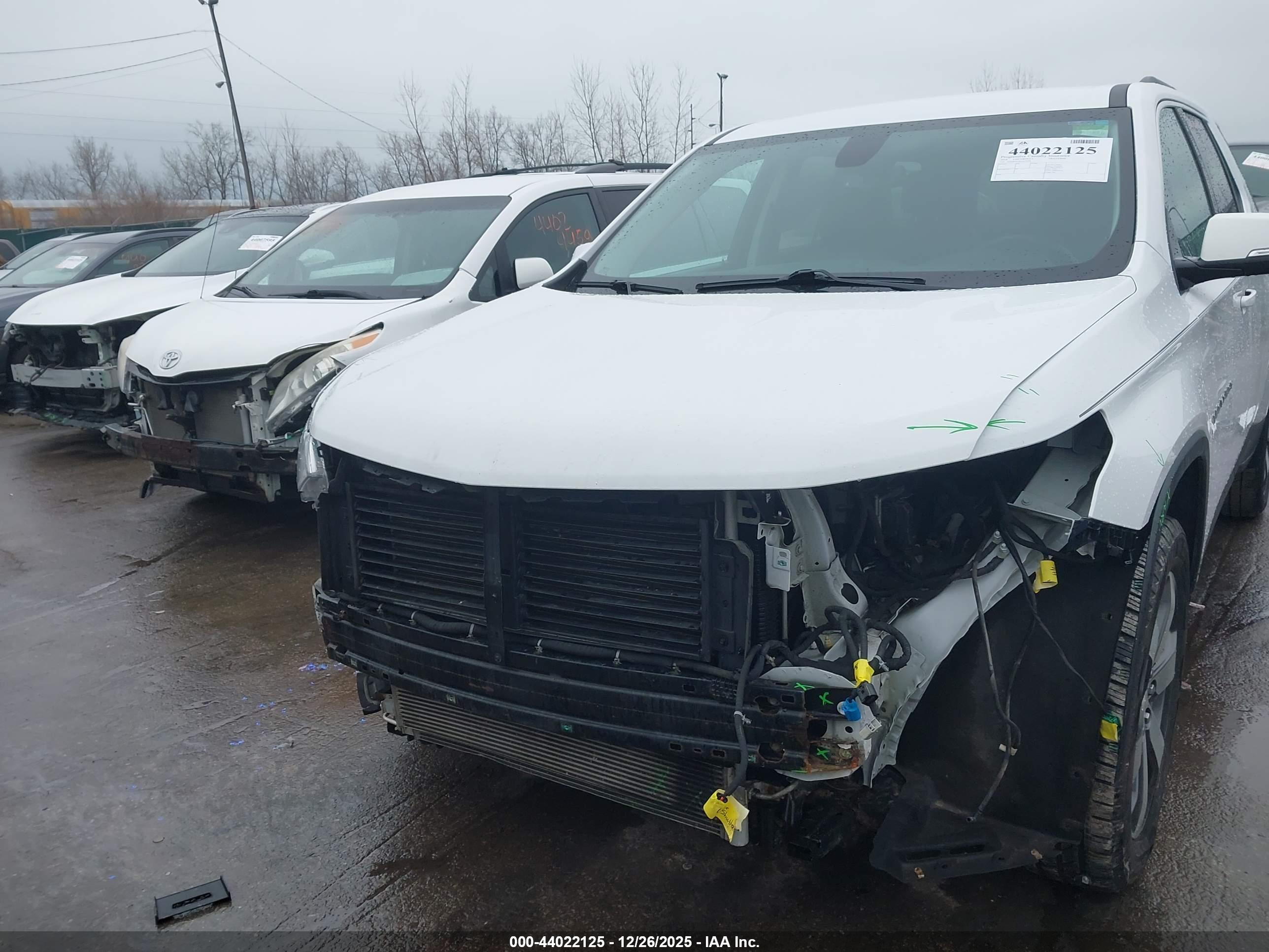 CHEVROLET TRAVERSE image 6