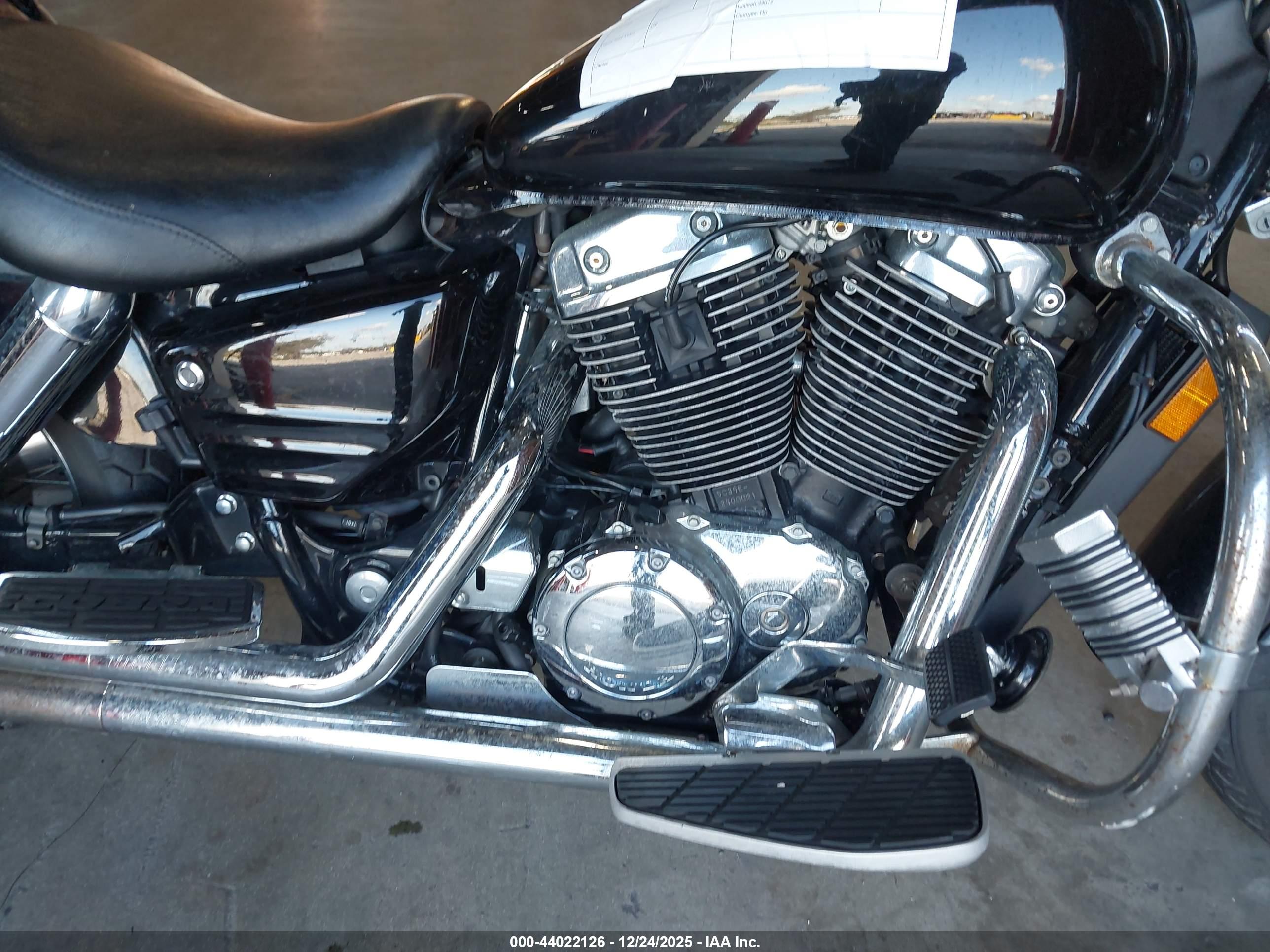 HONDA VT1100 image 8