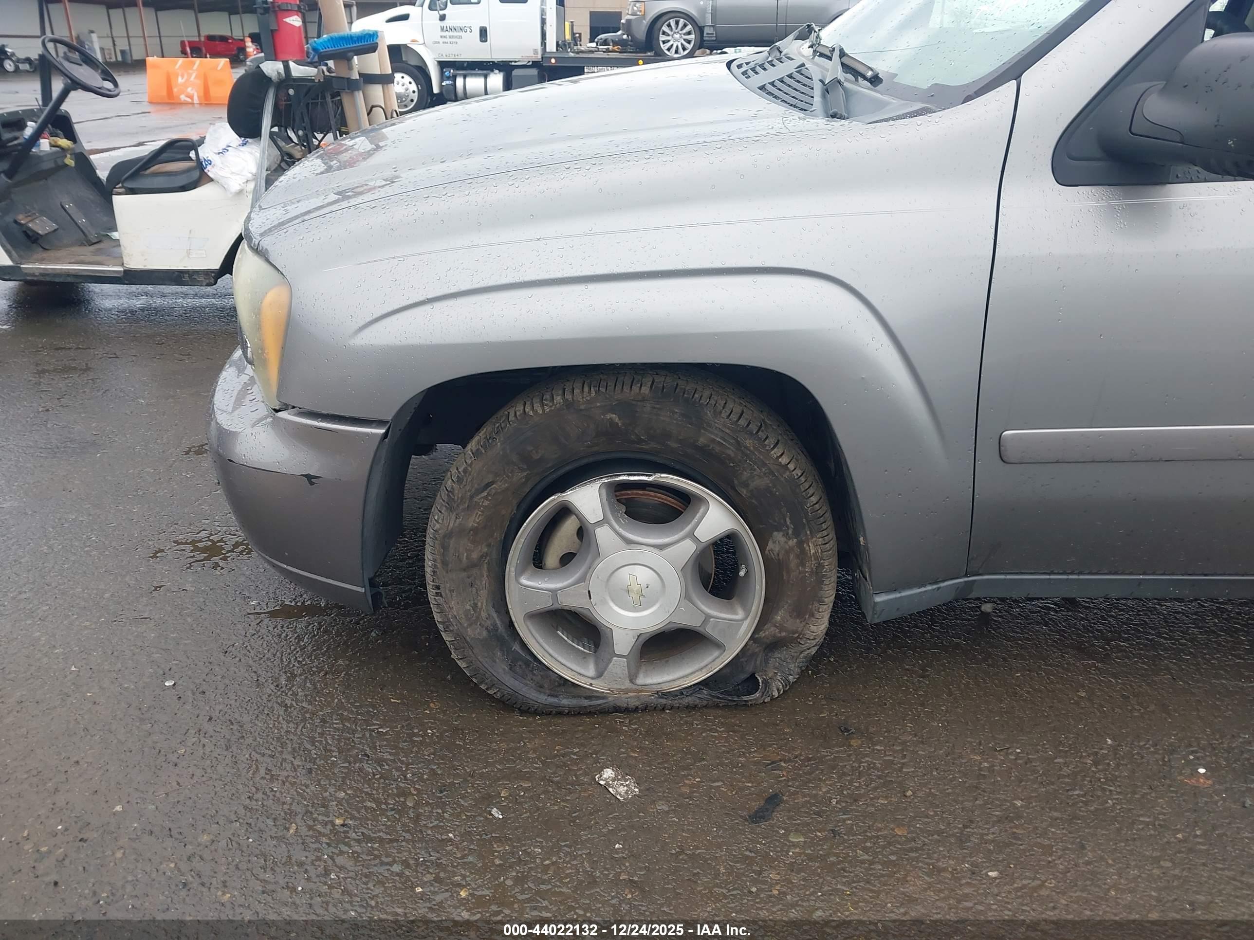 CHEVROLET TRAILBLAZER image 6